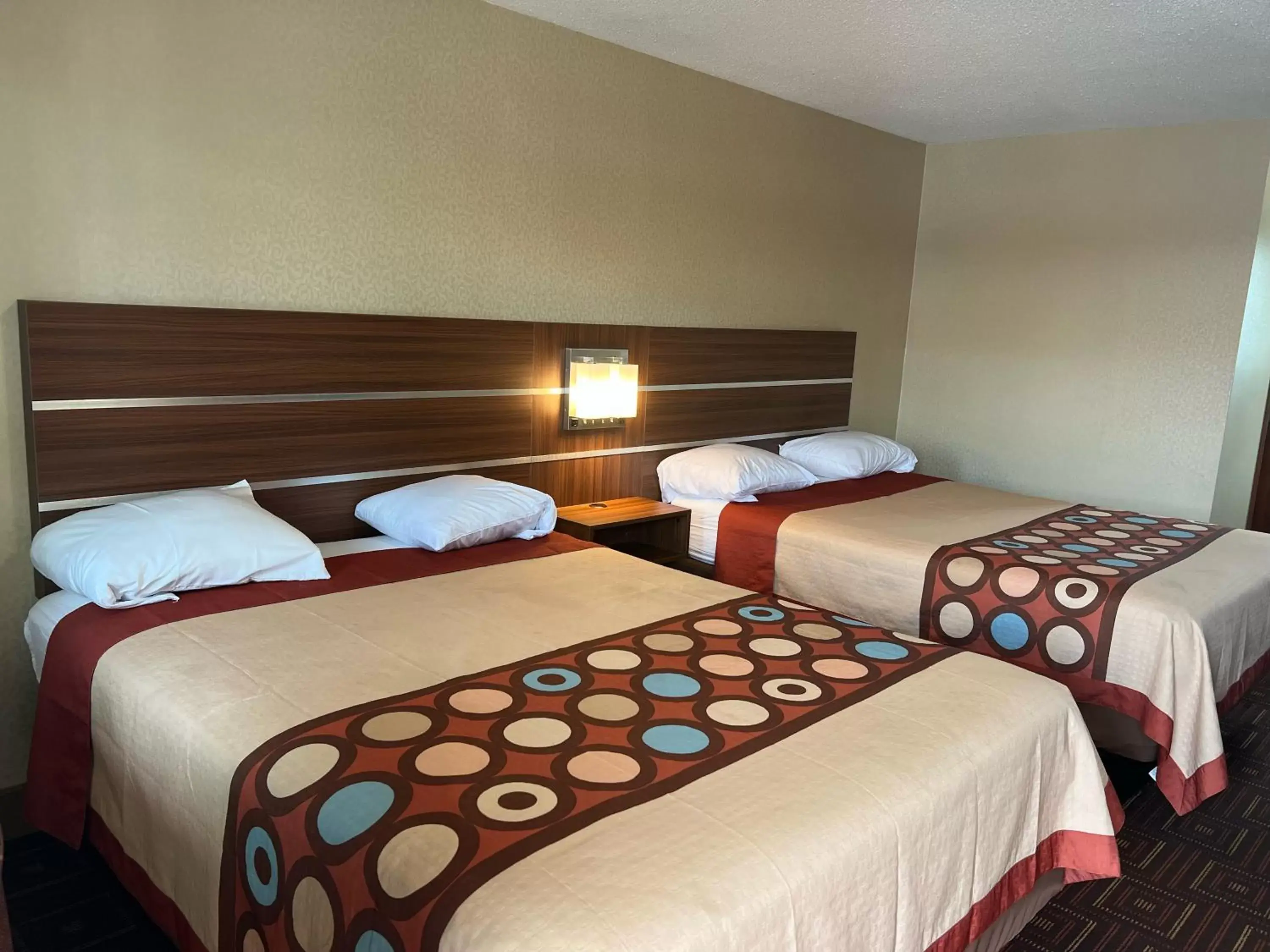 Bed in American Inn Bed in American Inn