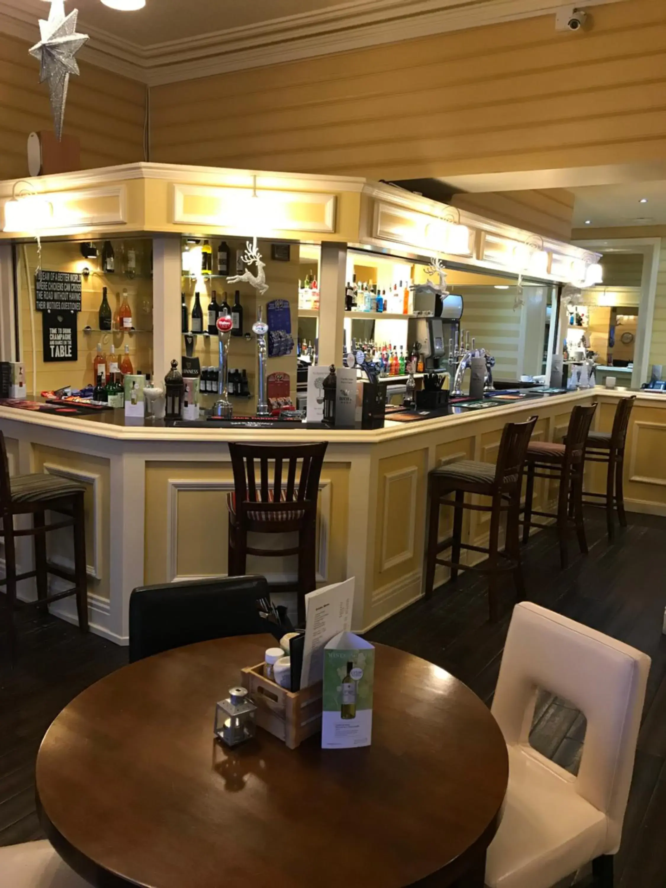 Lounge/Bar in Baytree Hotel
