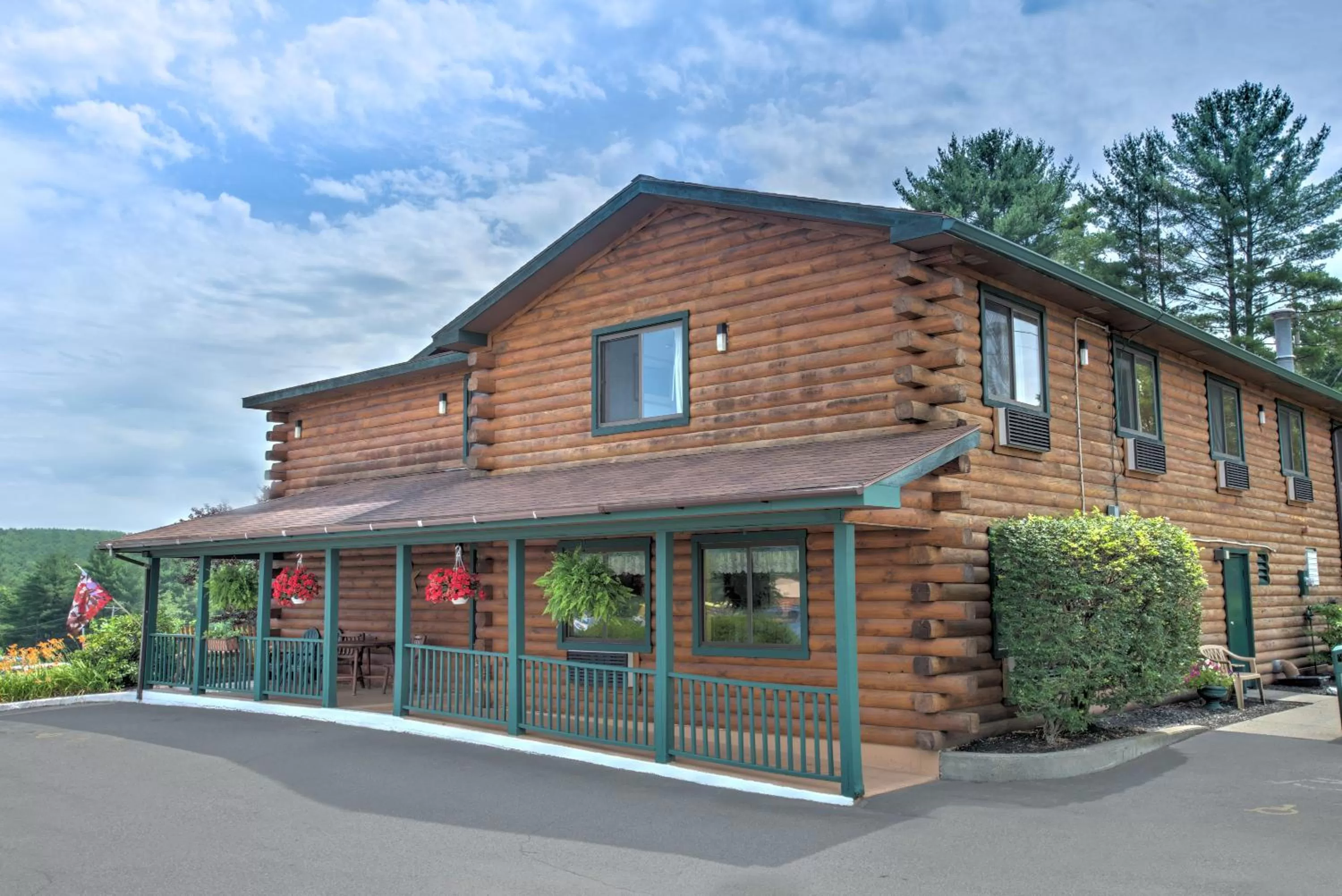 Facade/entrance in Super 8 by Wyndham Lake George/Warrensburg Area