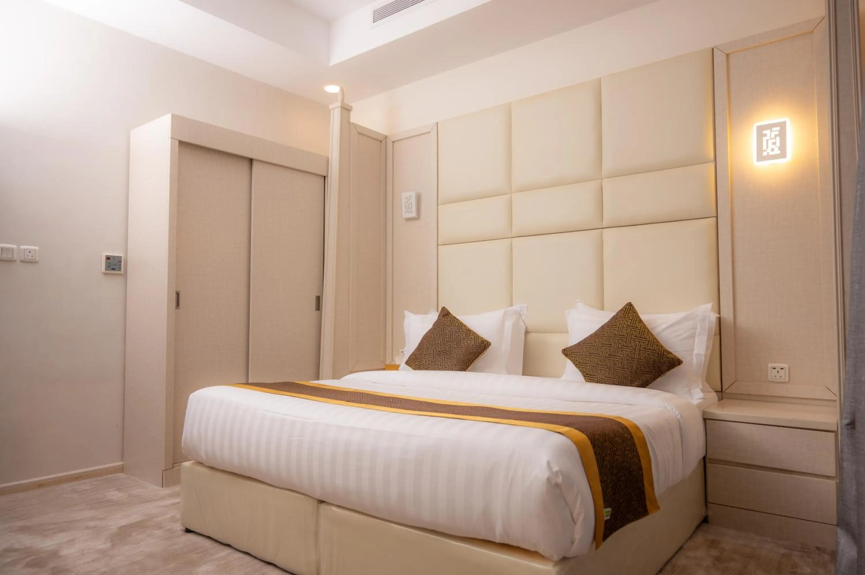 Bedroom, Bed in Areen Hotel فندق ارين