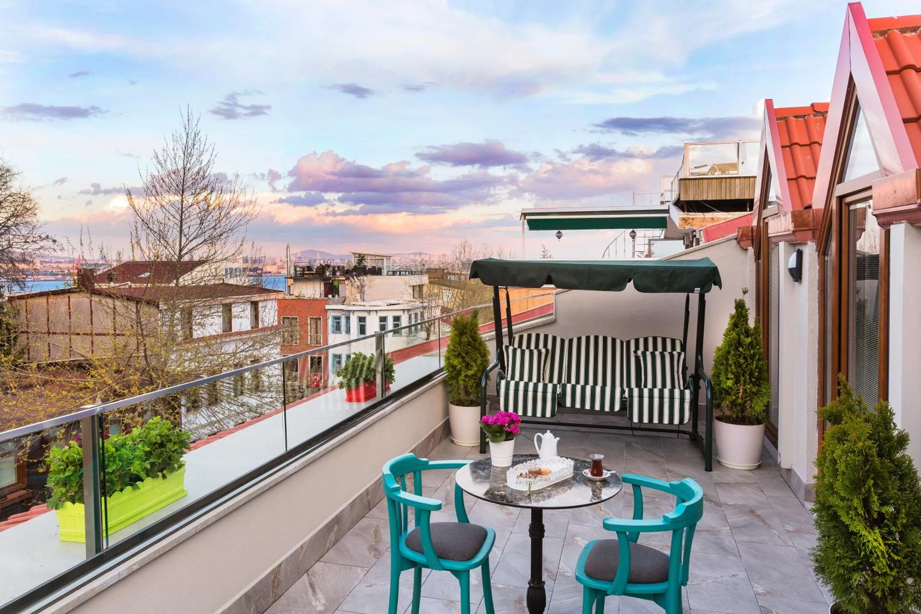 Patio in Obelisk Hotel & Suites
