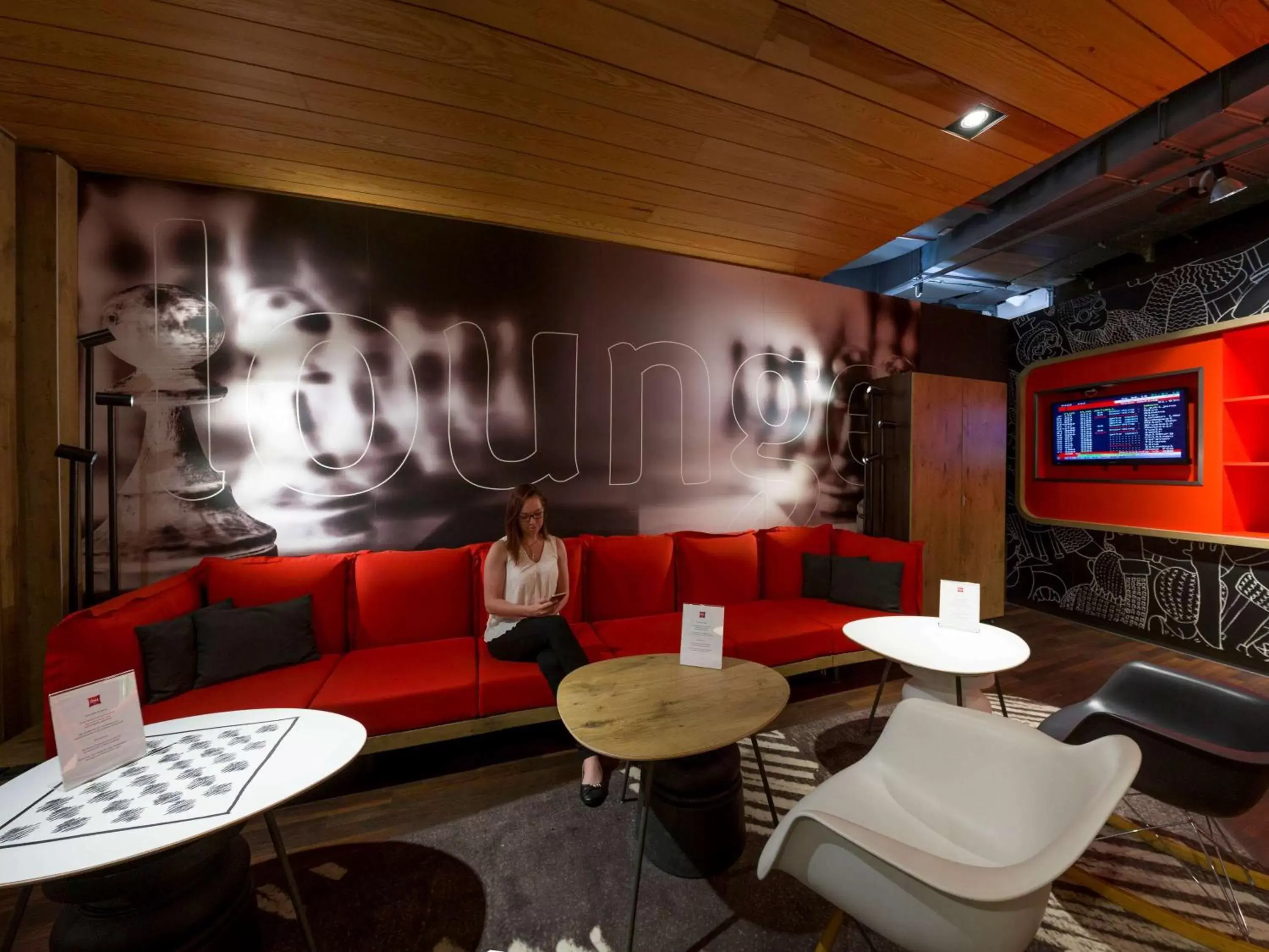 Property building, Lounge/Bar in Ibis Vienna Airport