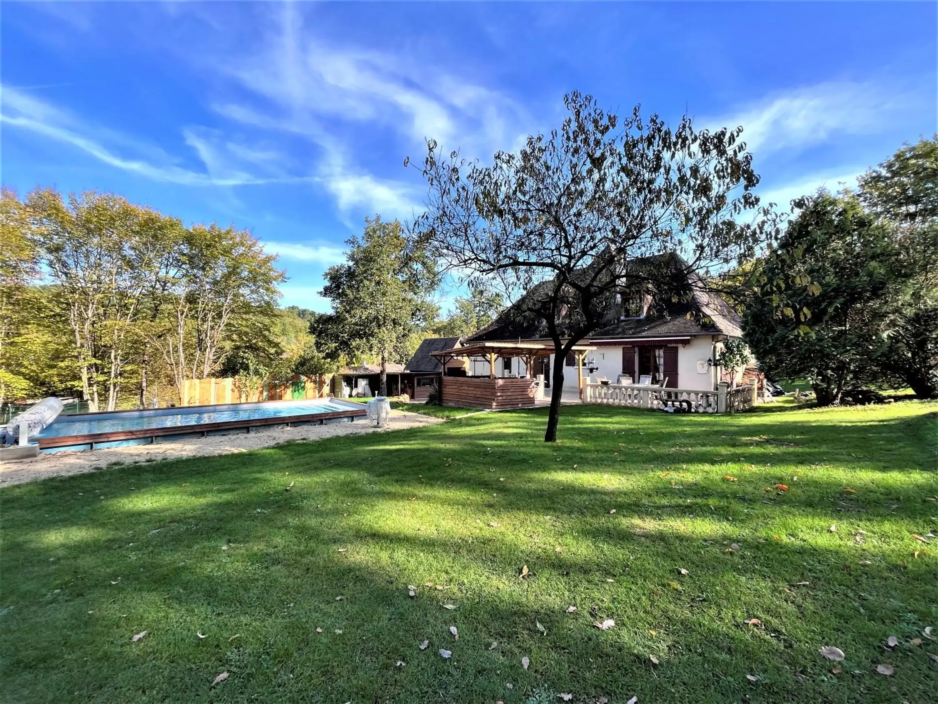 Property Building in Chez Pascaline