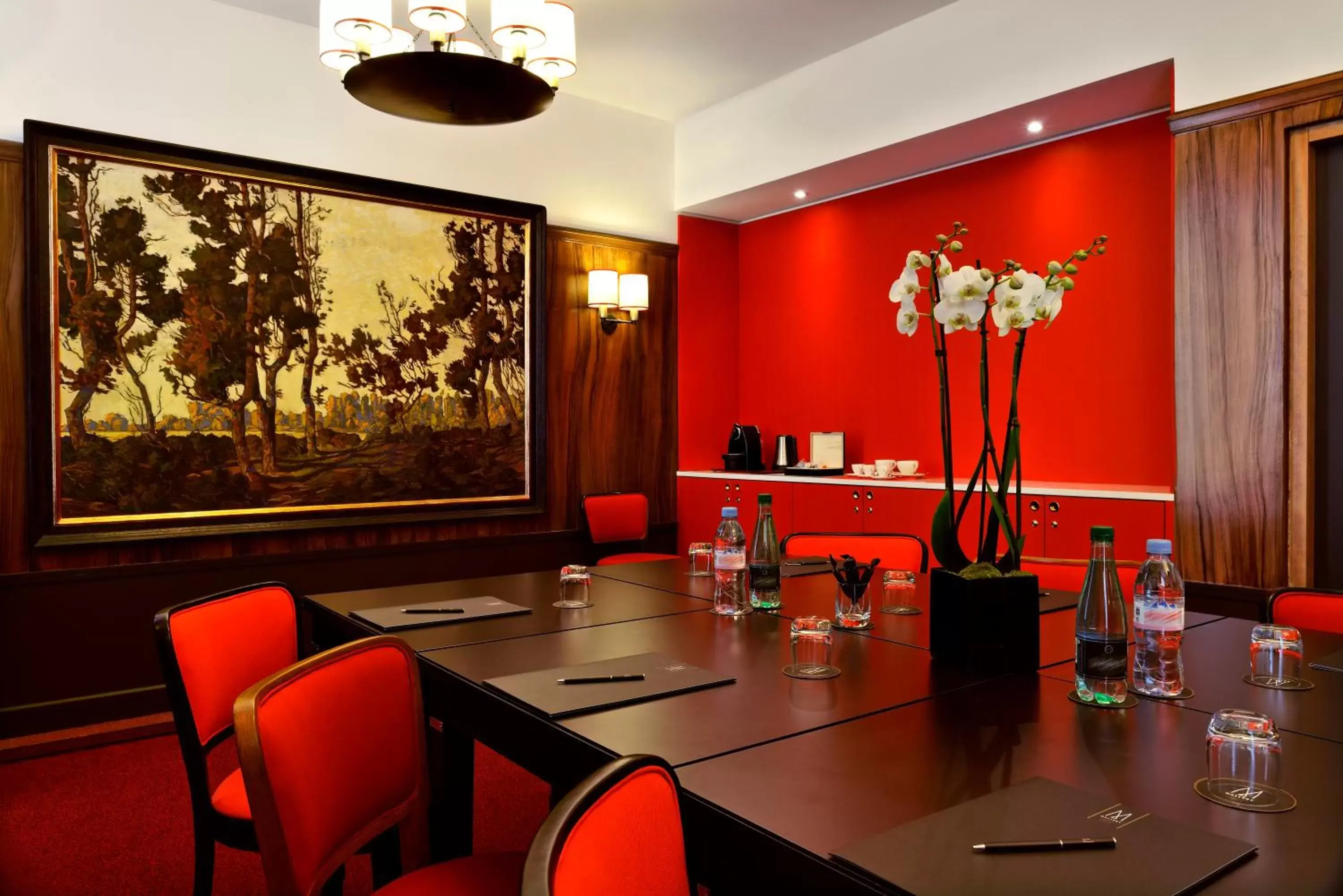 Business facilities, Restaurant/Places to Eat in Hotel Carlton Lyon - MGallery Hotel Collection