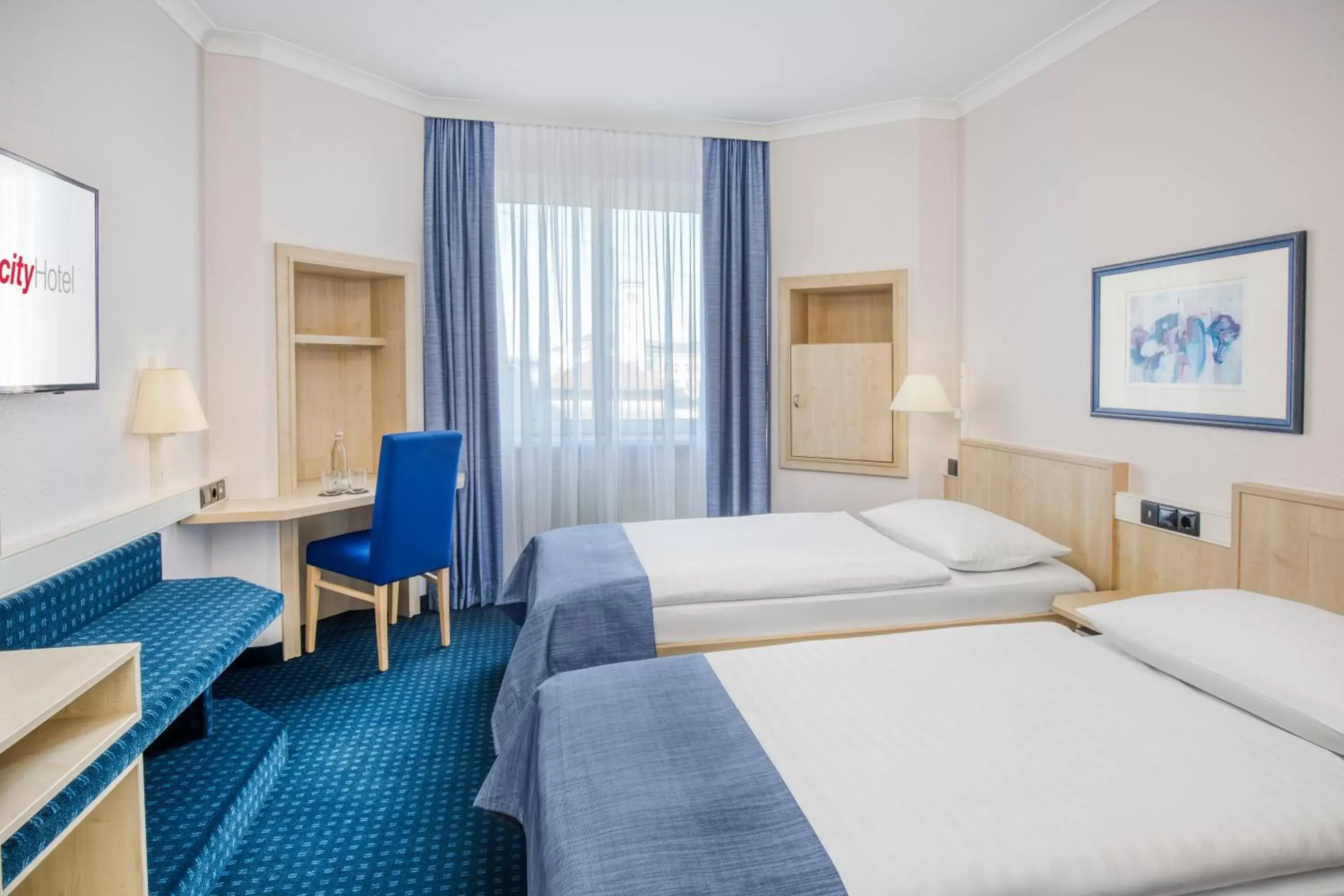 Photo of the whole room, Bed in IntercityHotel Erfurt