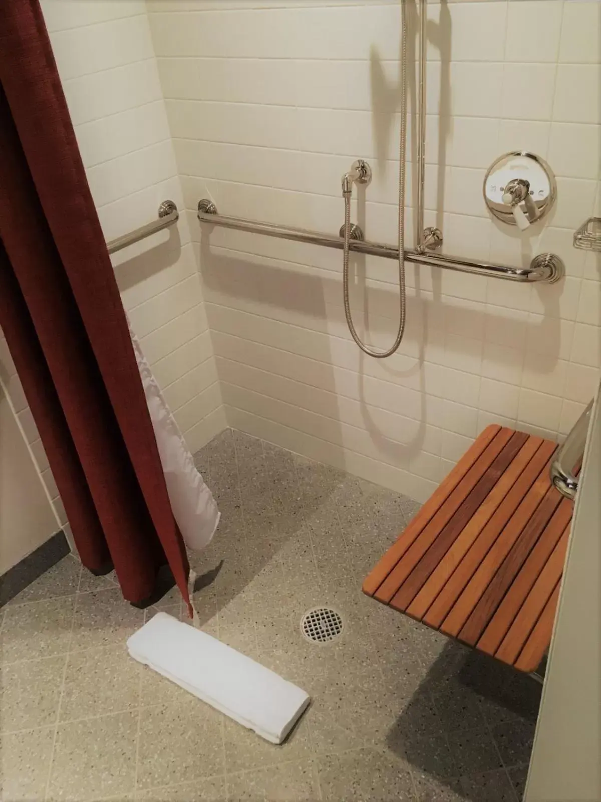 Shower, Bathroom in The Robey, Chicago, a Member of Design Hotels