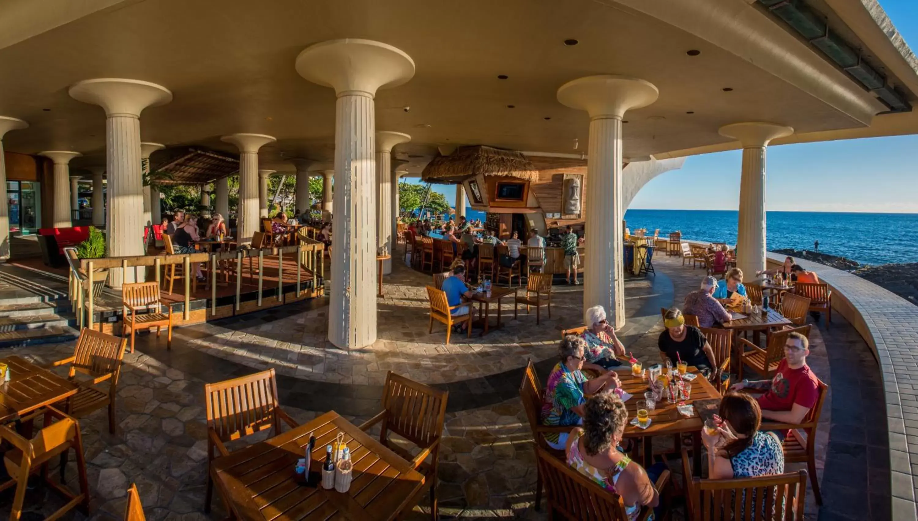Restaurant/places to eat in Royal Kona Resort