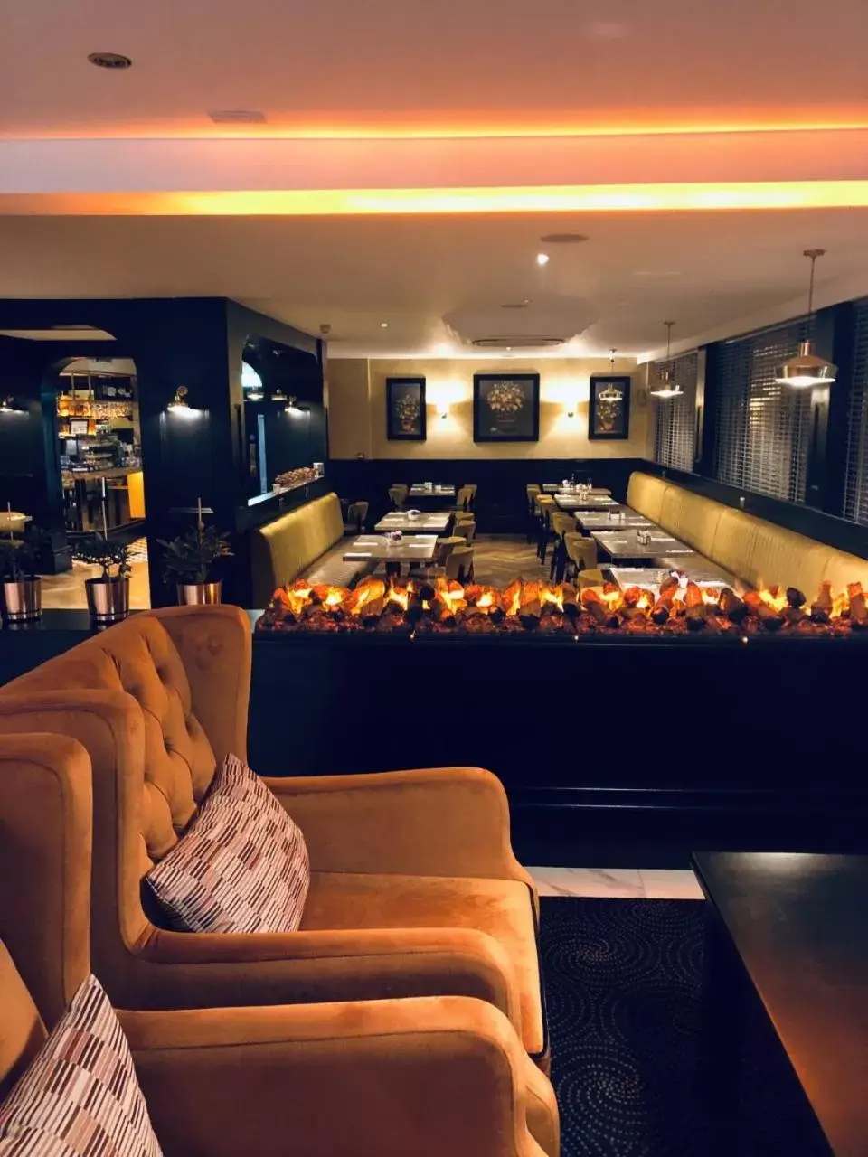Communal lounge/ TV room, Restaurant/Places to Eat in Hotel Imperial Dundalk