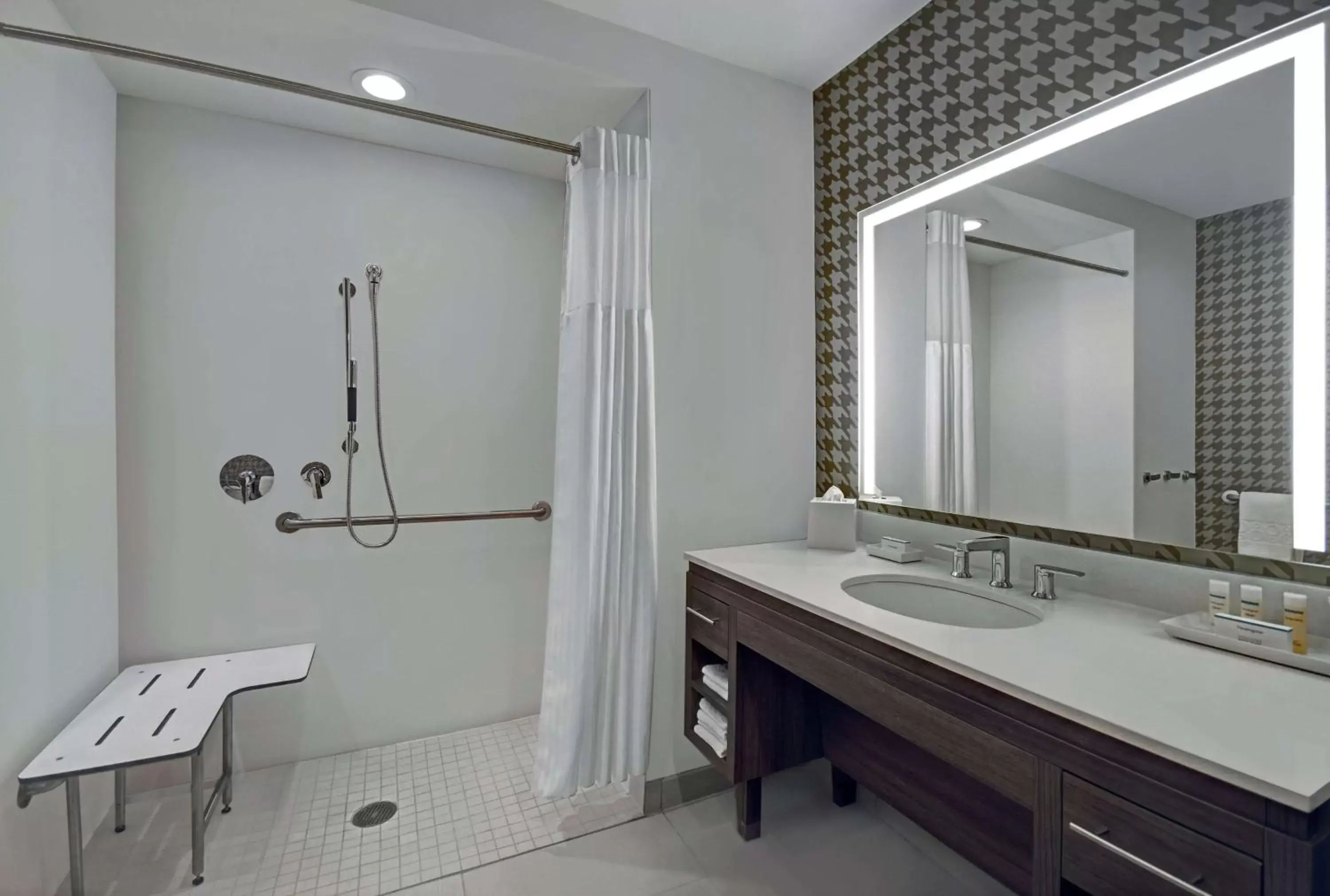 Bathroom in Home2 Suites by Hilton Houston Medical Center, TX