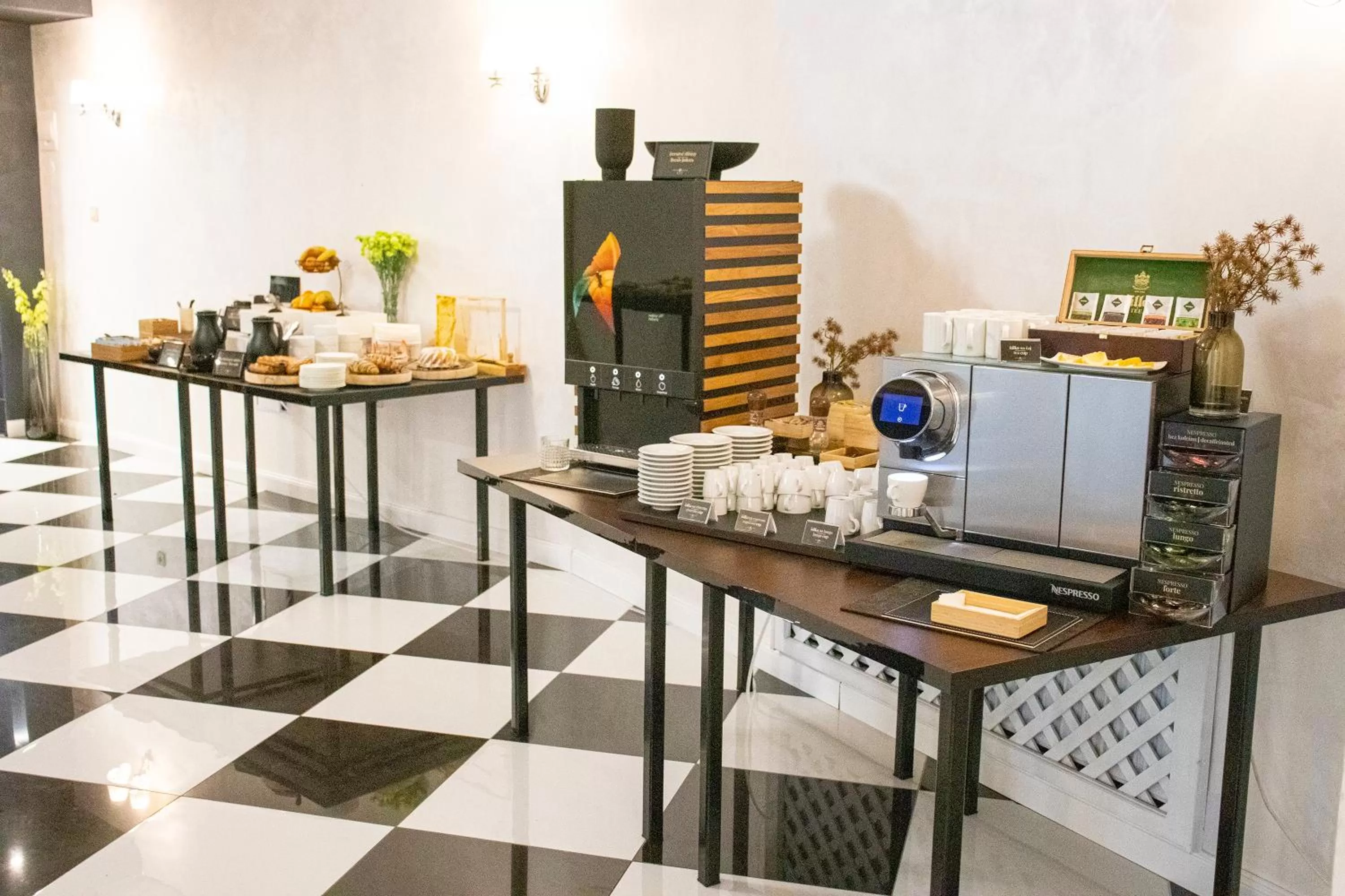 Food and drinks in Hotel Capital with private wellness