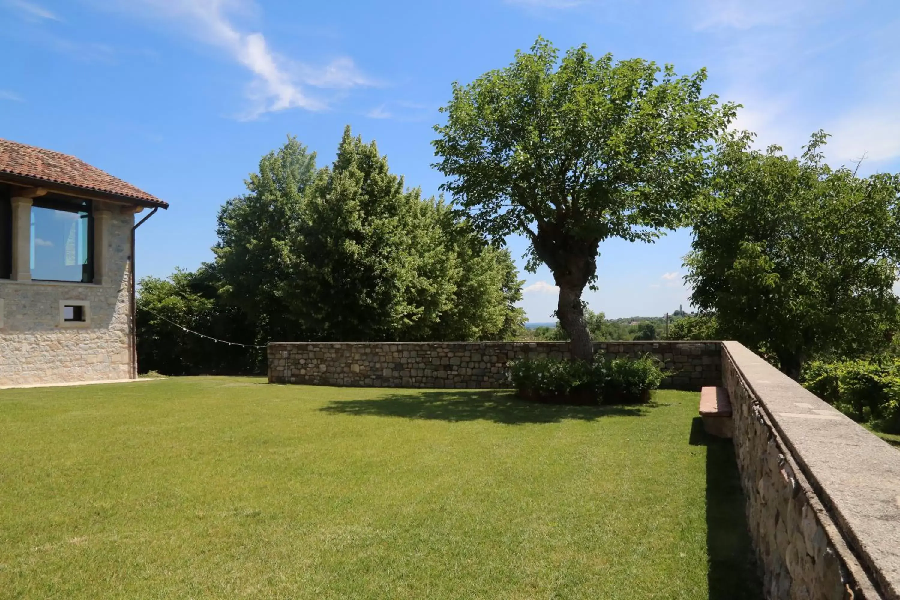 Property building, Garden in Mostofiore