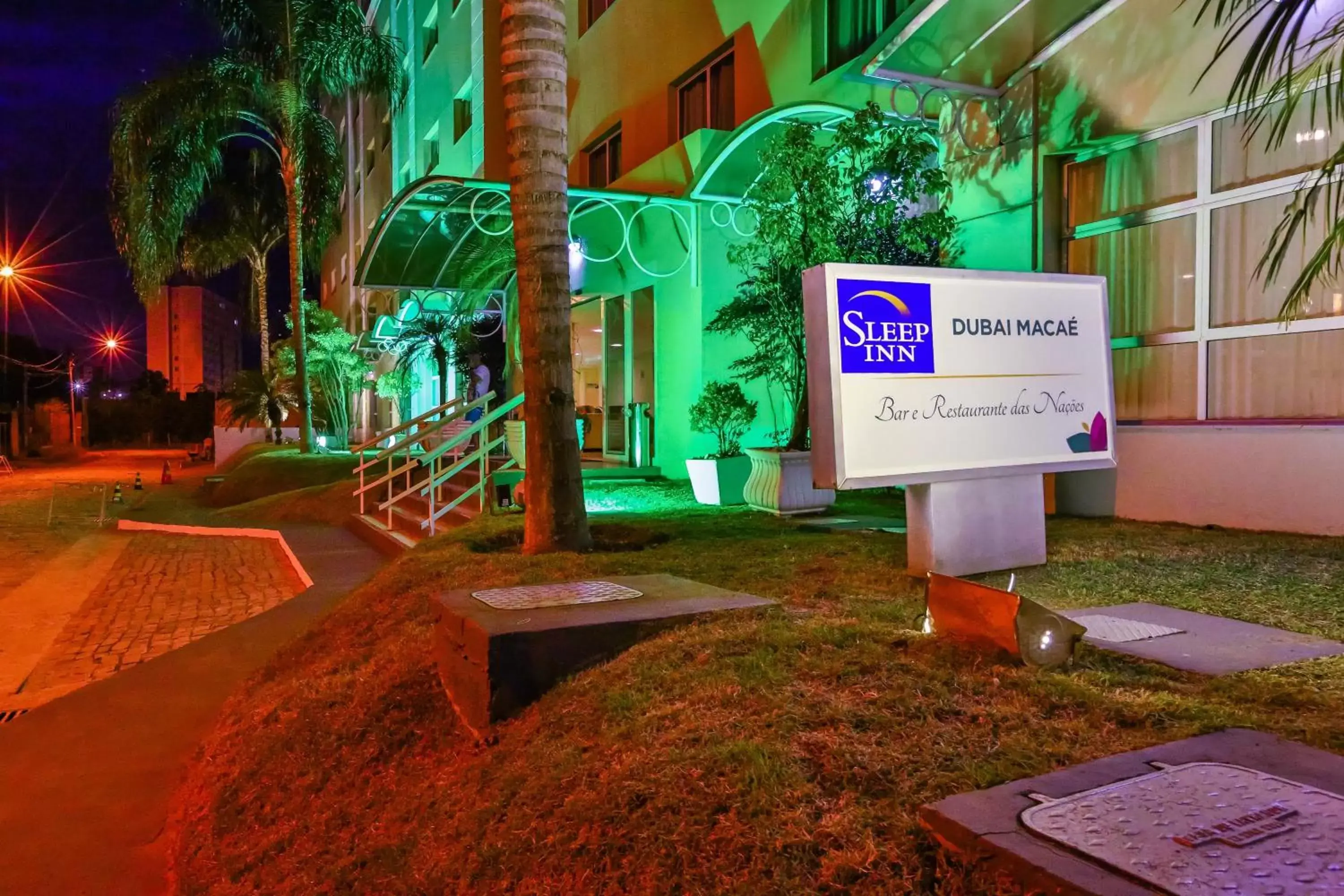 Facade/entrance in Dubai Macaé by Atlântica Facade/entrance in Dubai Macaé by Atlântica