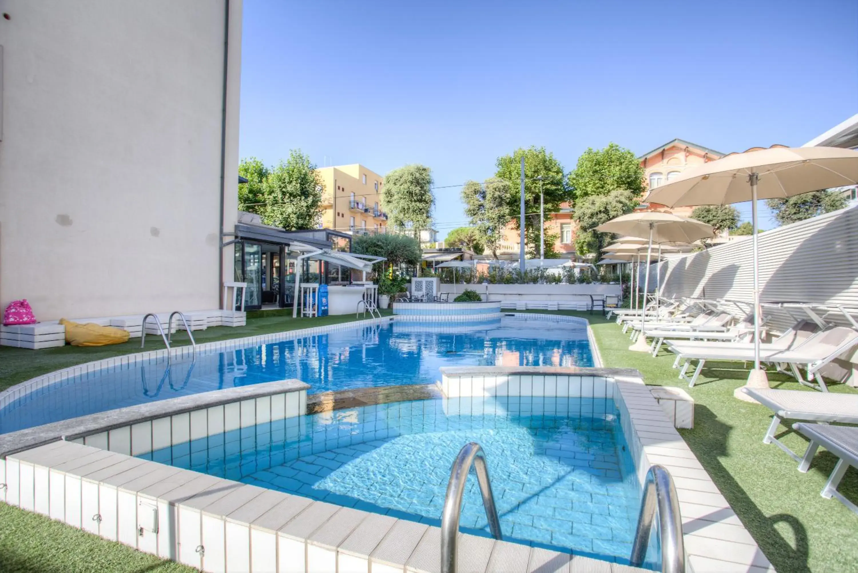Garden, Swimming Pool in Ferretti Beach Hotel