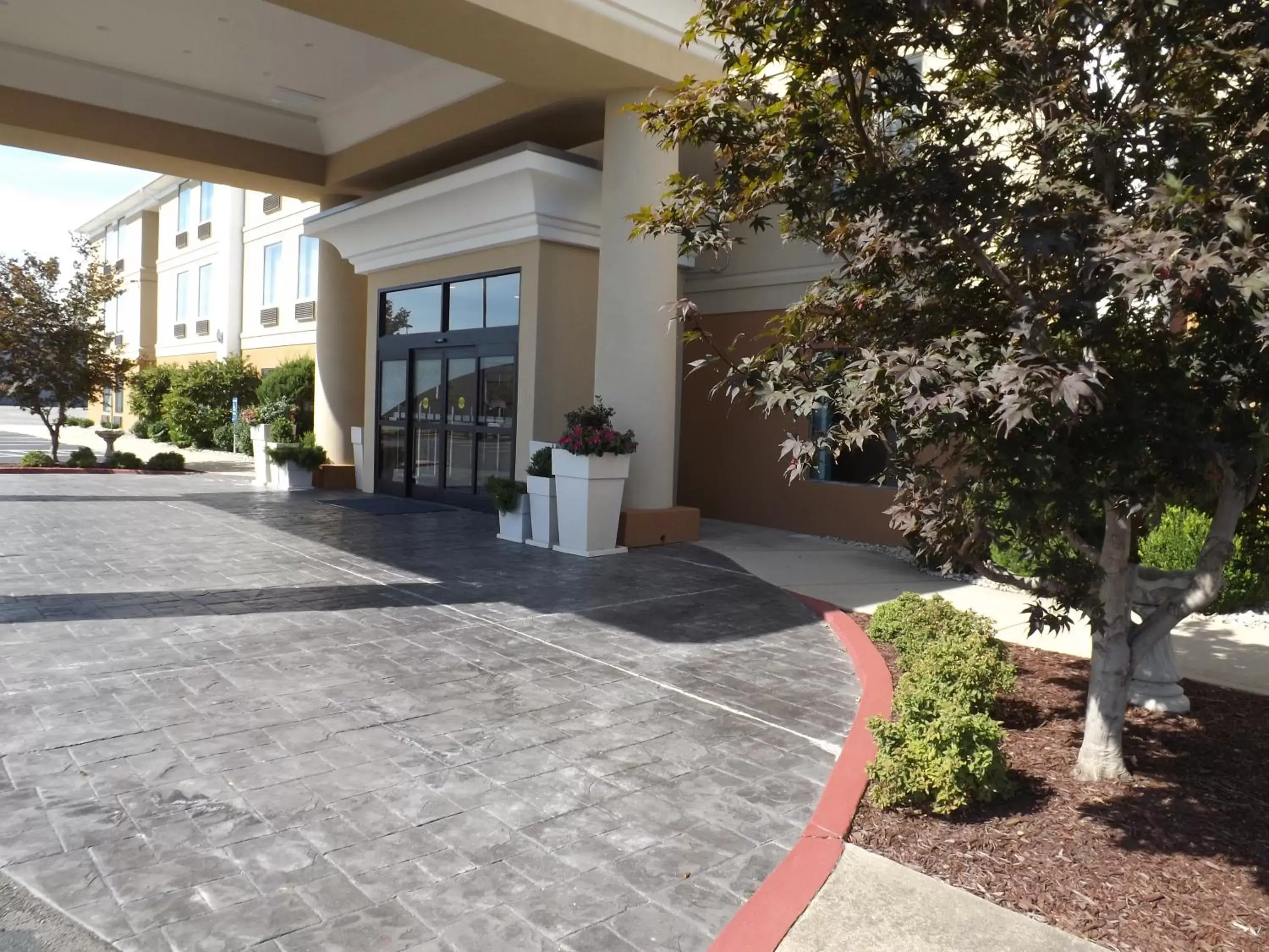 Property building in Holiday Inn Express Lexington Southwest Nicholasville, an IHG Hotel