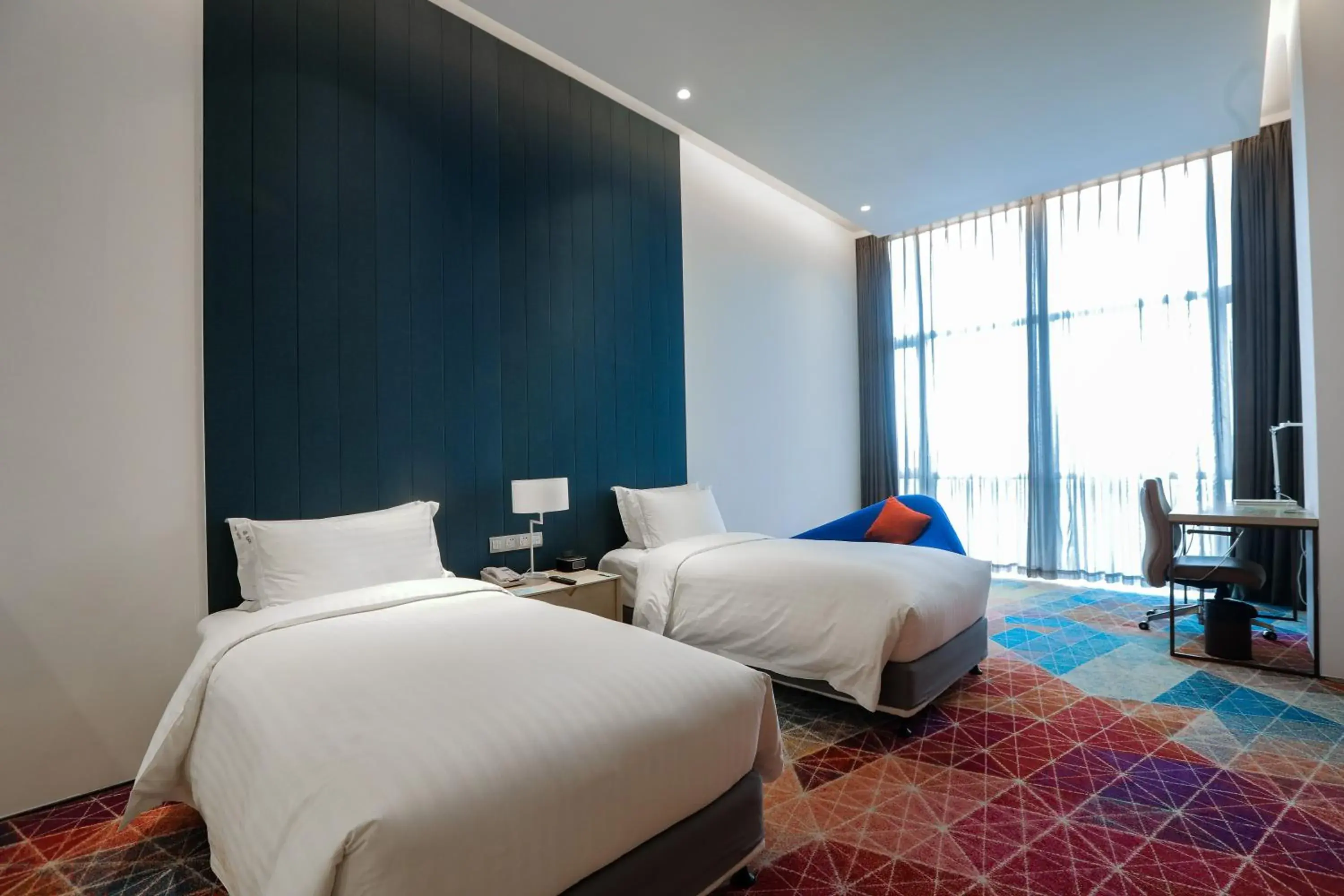 Photo of the whole room in Holiday Inn Express Shanghai Songjiang Fangta, an IHG Hotel