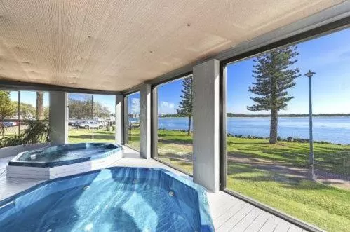 Hot Tub in The Mid Pacific