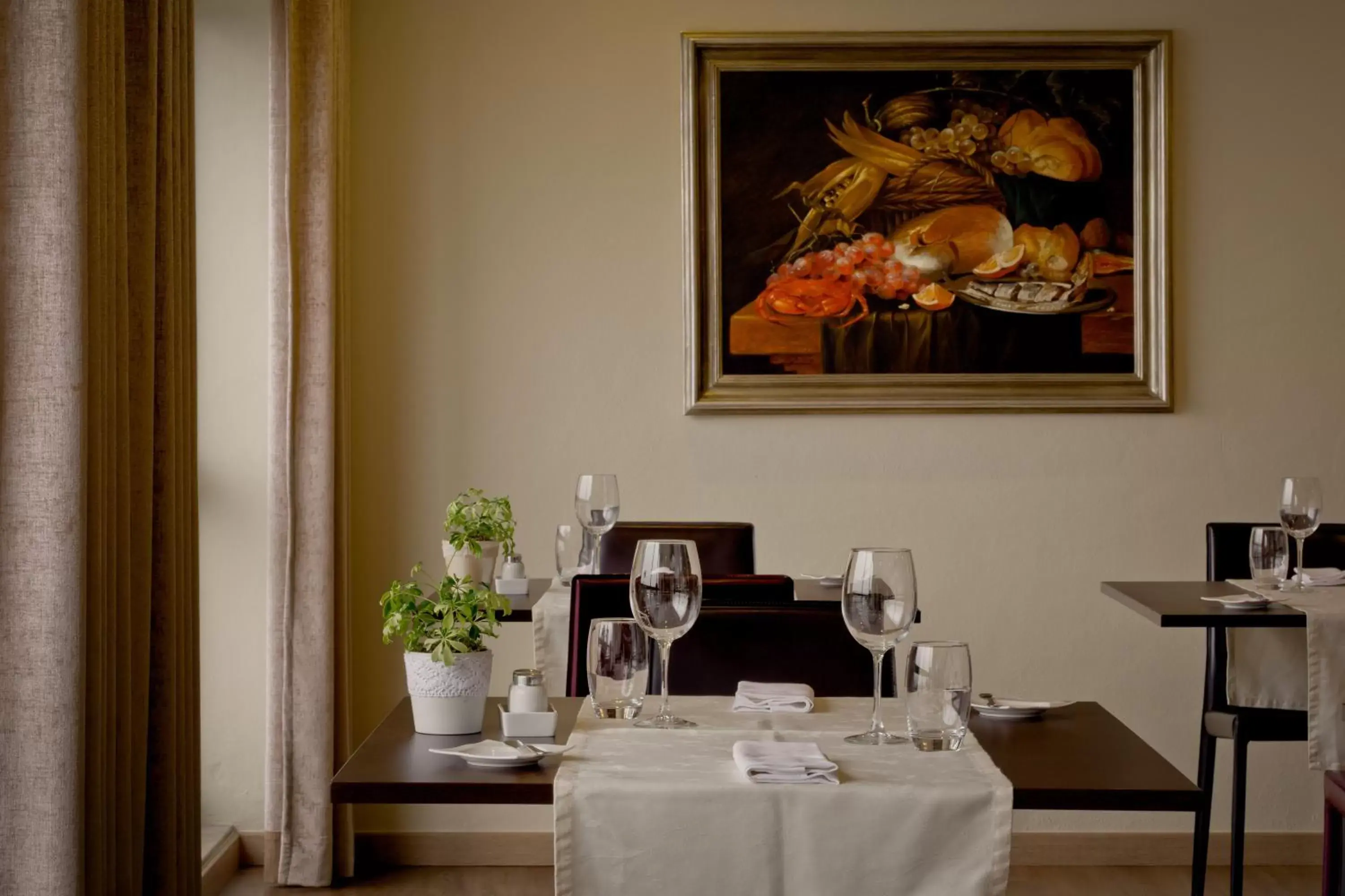 Restaurant/places to eat in Hotel D. Luis Restaurant/places to eat in Hotel D. Luis