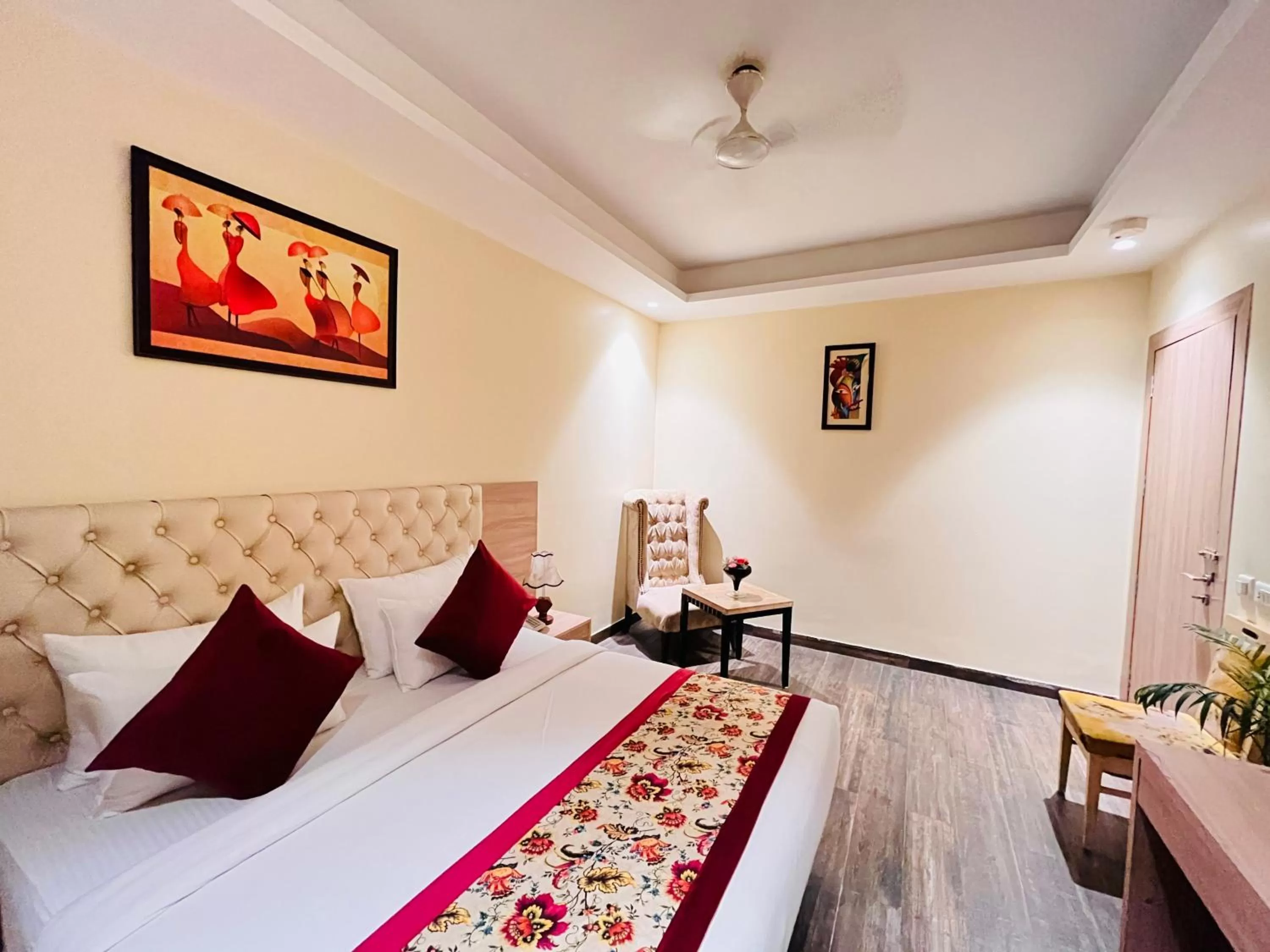 Bed in Hotel Banz near Delhi Airport