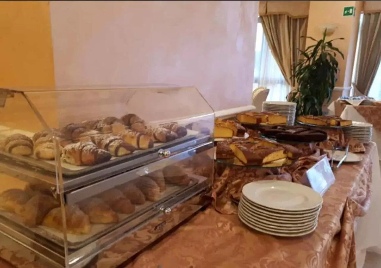 Continental breakfast, Food in Grand Hotel Stella Maris Italia