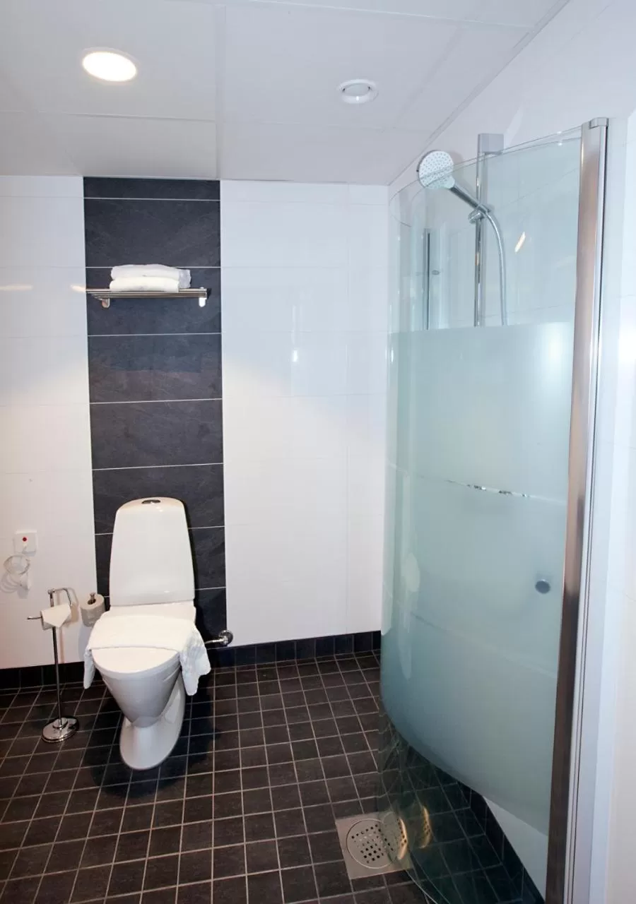 Bathroom in Rasta Grums