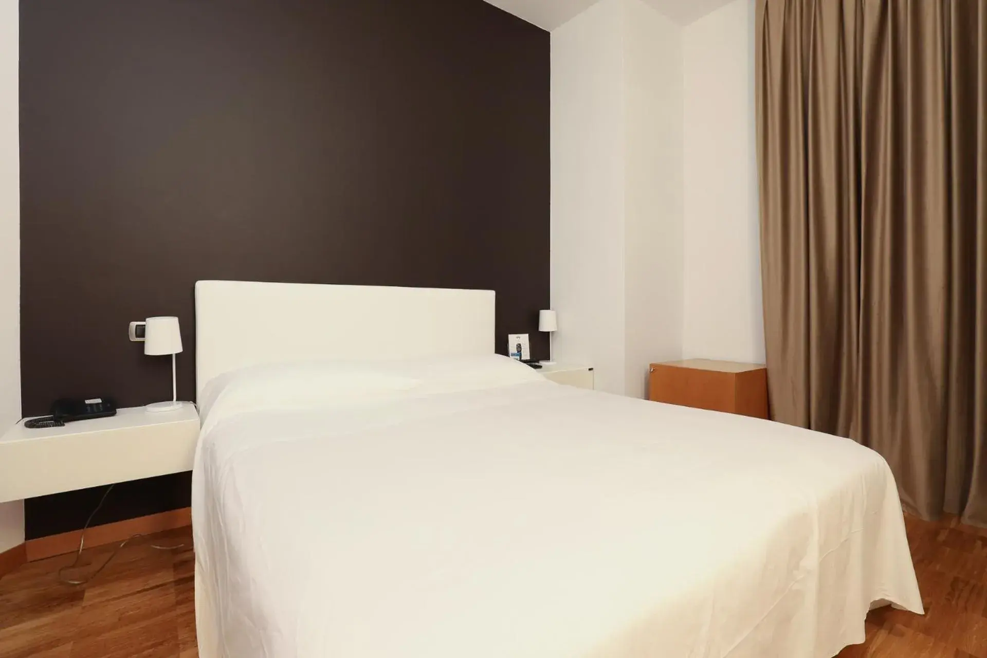 Bedroom, Bed in Hotel Aleramo