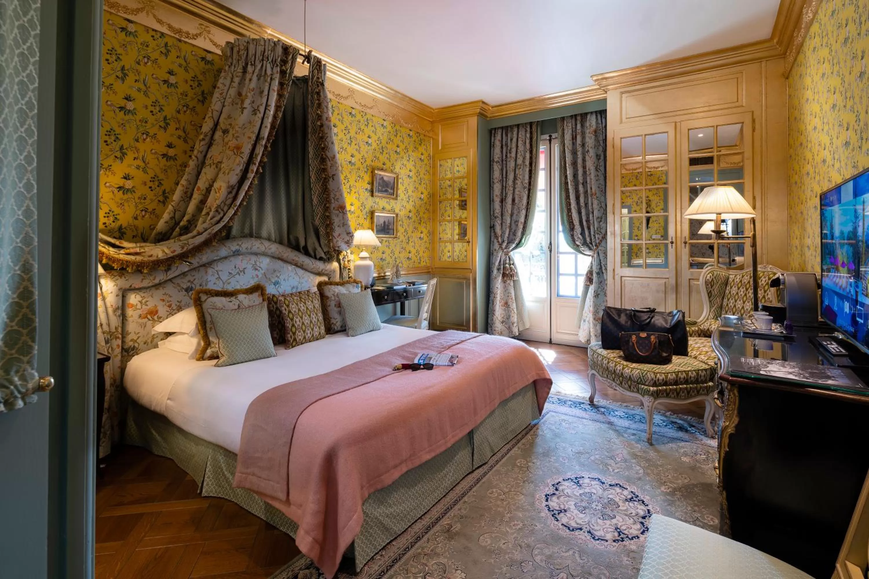 Photo of the whole room, Bed in Villa Gallici Hôtel & Spa