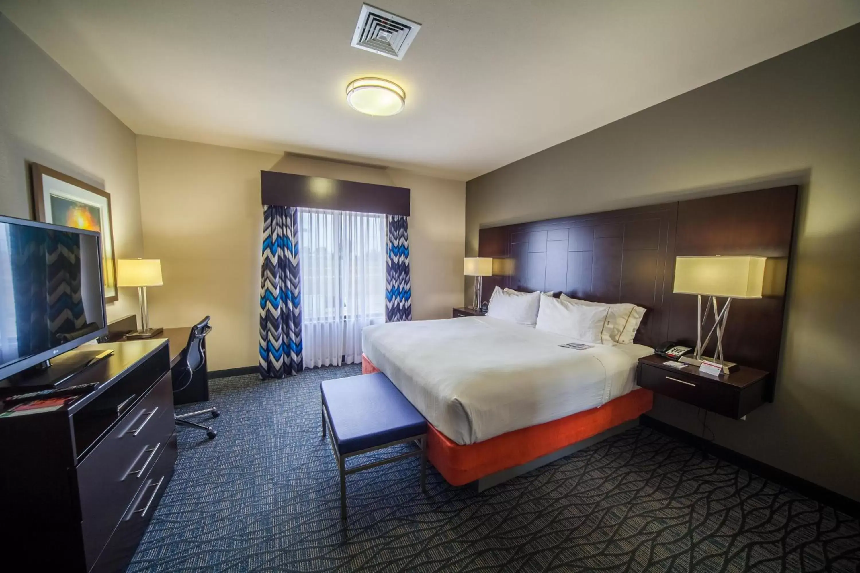 Photo of the whole room in Holiday inn Express & Suites Oklahoma City Southeast, an IHG Hotel