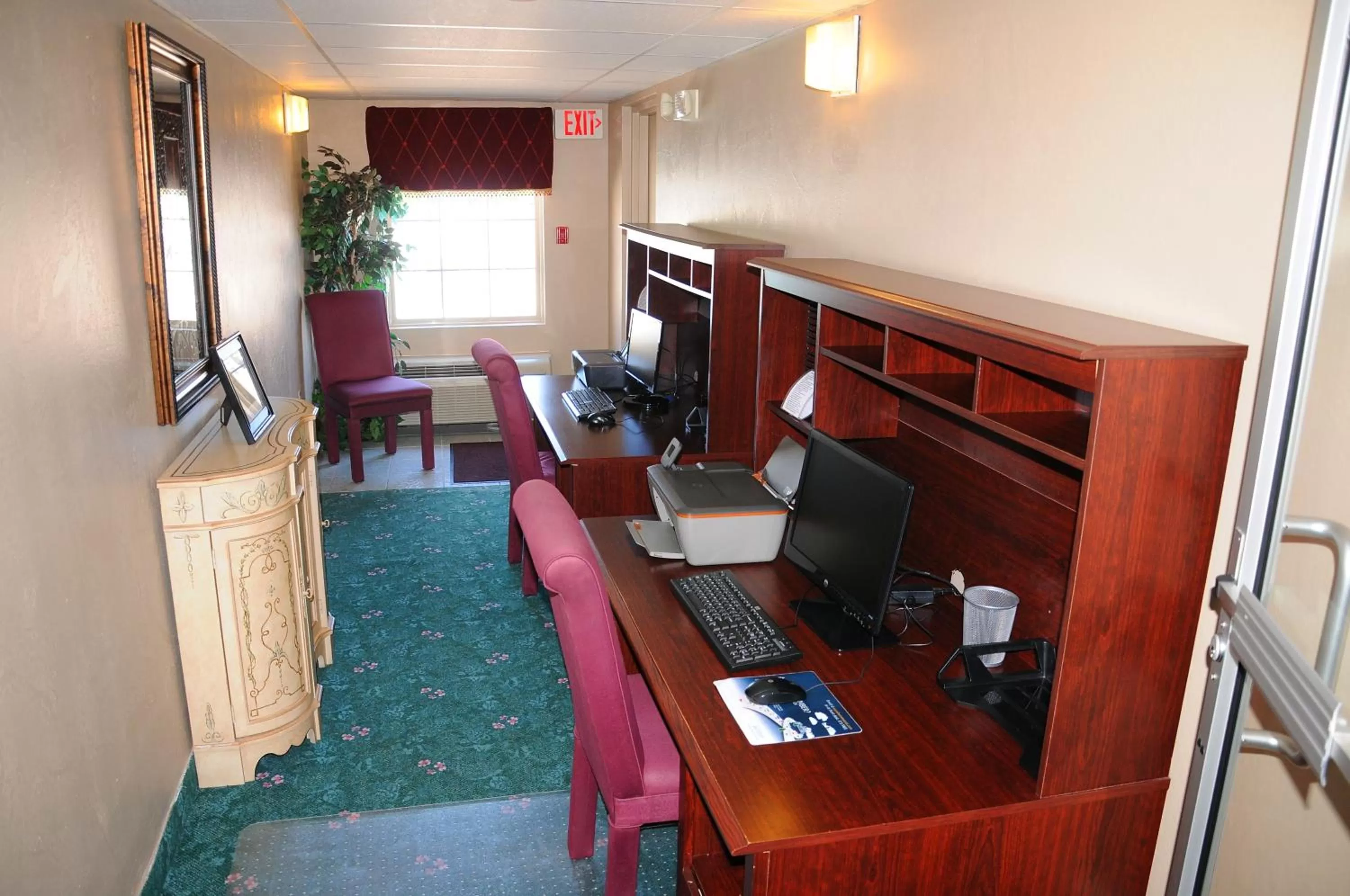 Business facilities, Bed in Boarders Inn and Suites by Cobblestone Lamar Missouri