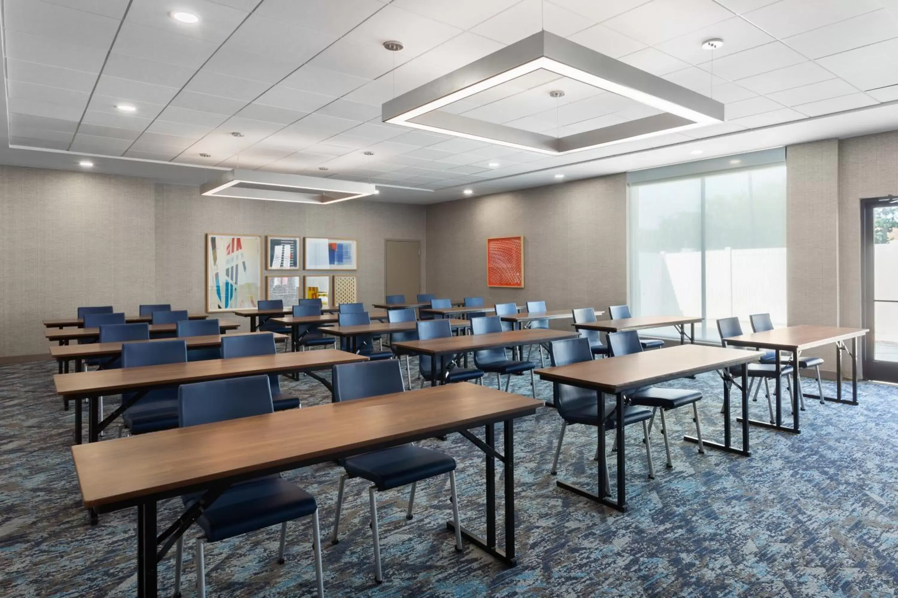 Meeting/conference room in Holiday Inn Express Atlanta Airport - North, an IHG Hotel