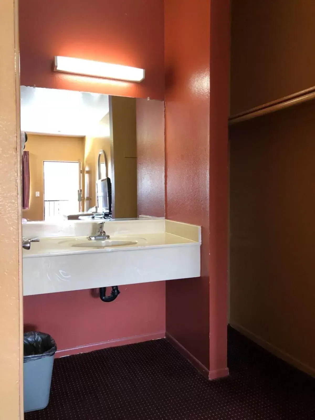 Bathroom in Moonlite Inn