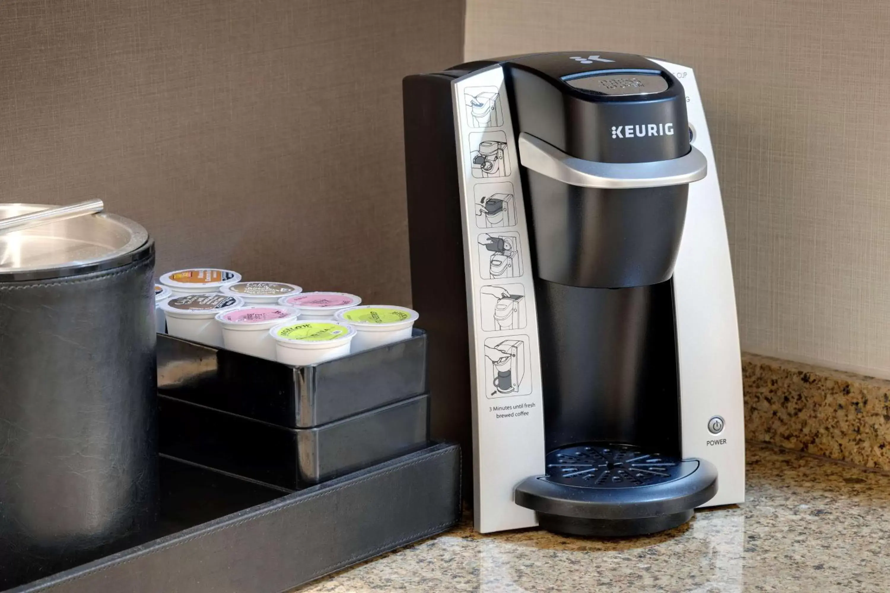 Photo of the whole room, Coffee/Tea Facilities in Embassy Suites by Hilton Detroit Troy Auburn Hills