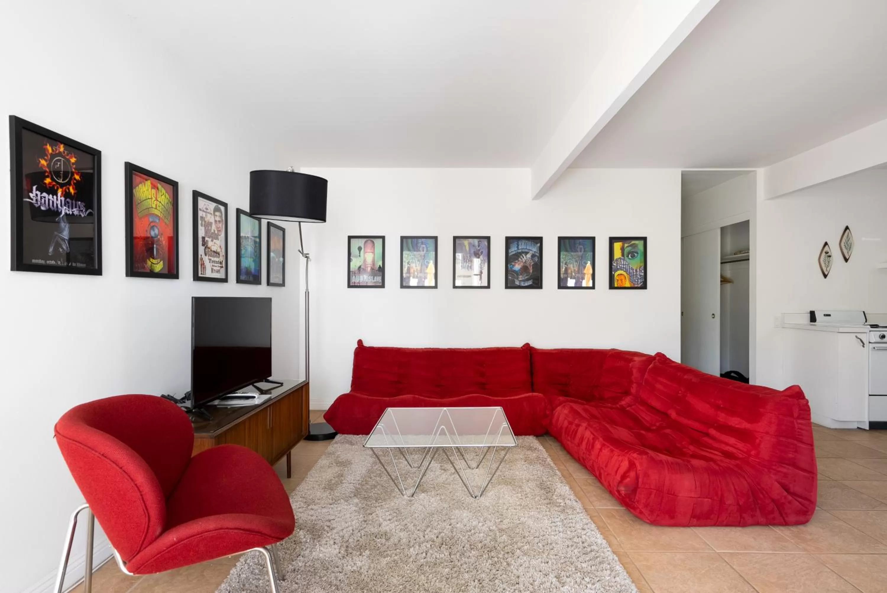 Seating Area in The Monkey Tree Hotel by AvantStay