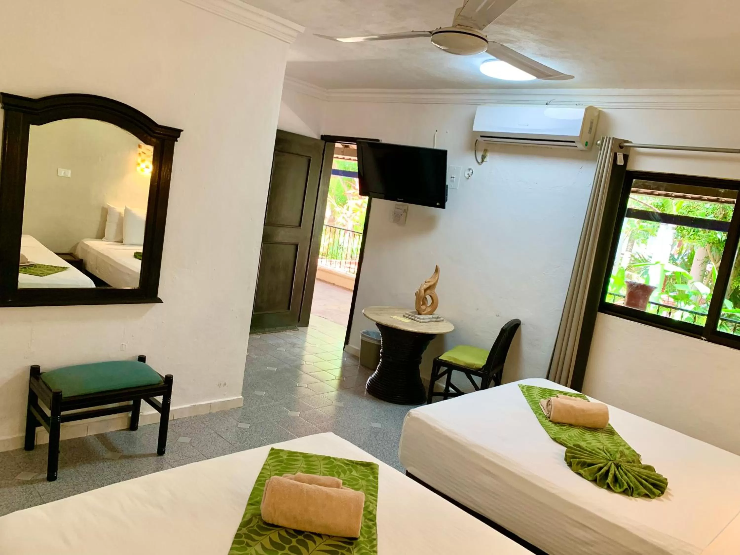 TV/Entertainment Center in Hotel Green River