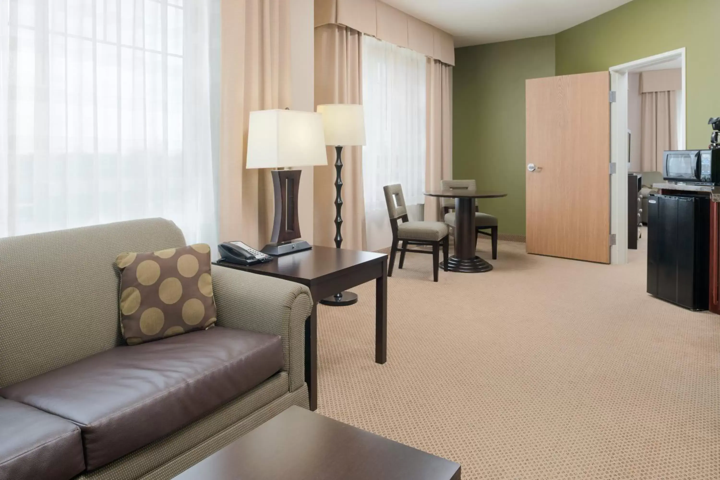 Photo of the whole room, Seating Area in Holiday Inn Express Hotel & Suites North Sequim, an IHG Hotel