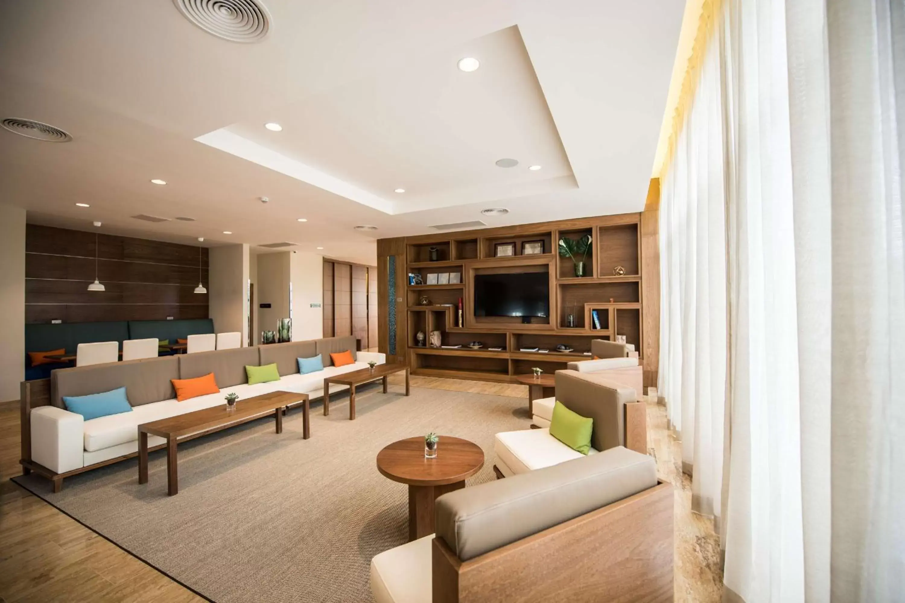 Lobby or reception, Seating Area in Hampton By Hilton Santo Domingo Airport