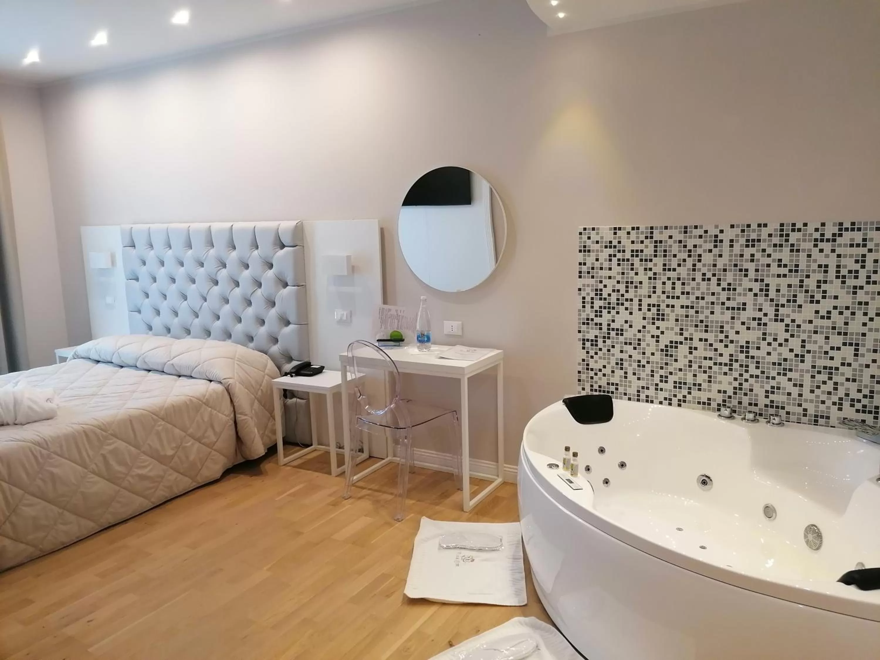 Bed in Platani Hotel