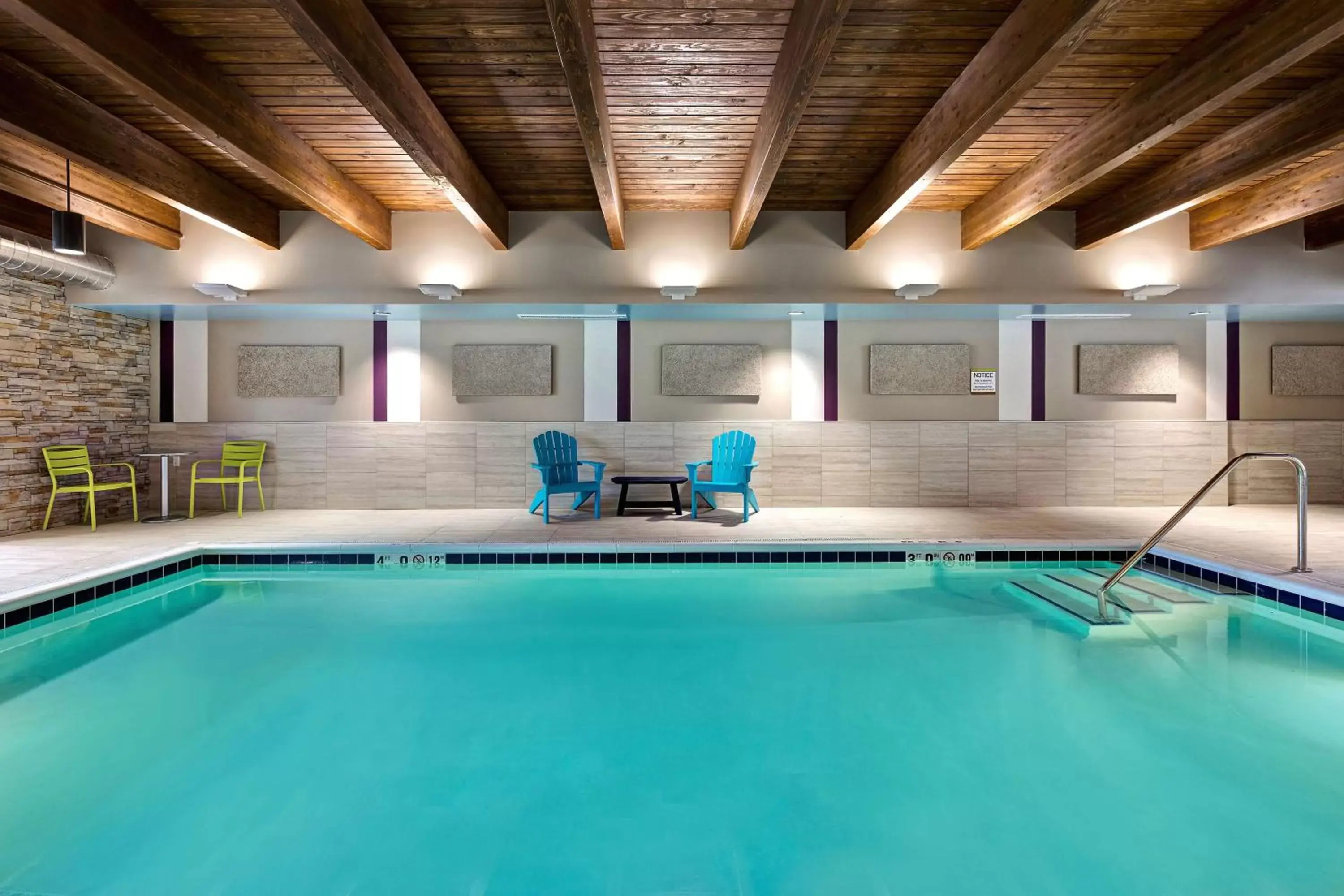 Pool view, Swimming Pool in Home2 Suites By Hilton Lincolnshire Chicago