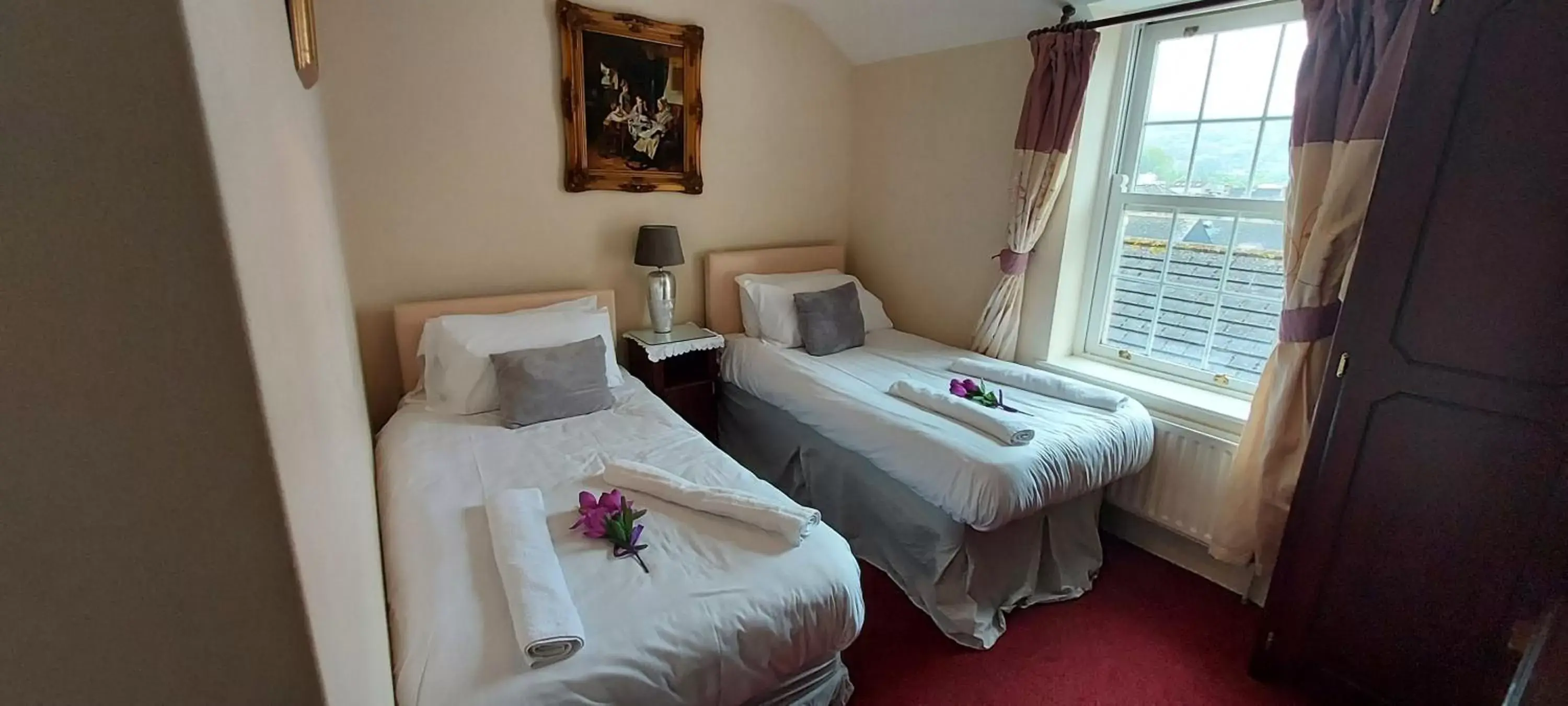 Twin Room in Fennessy's Hotel Twin Room in Fennessy's Hotel