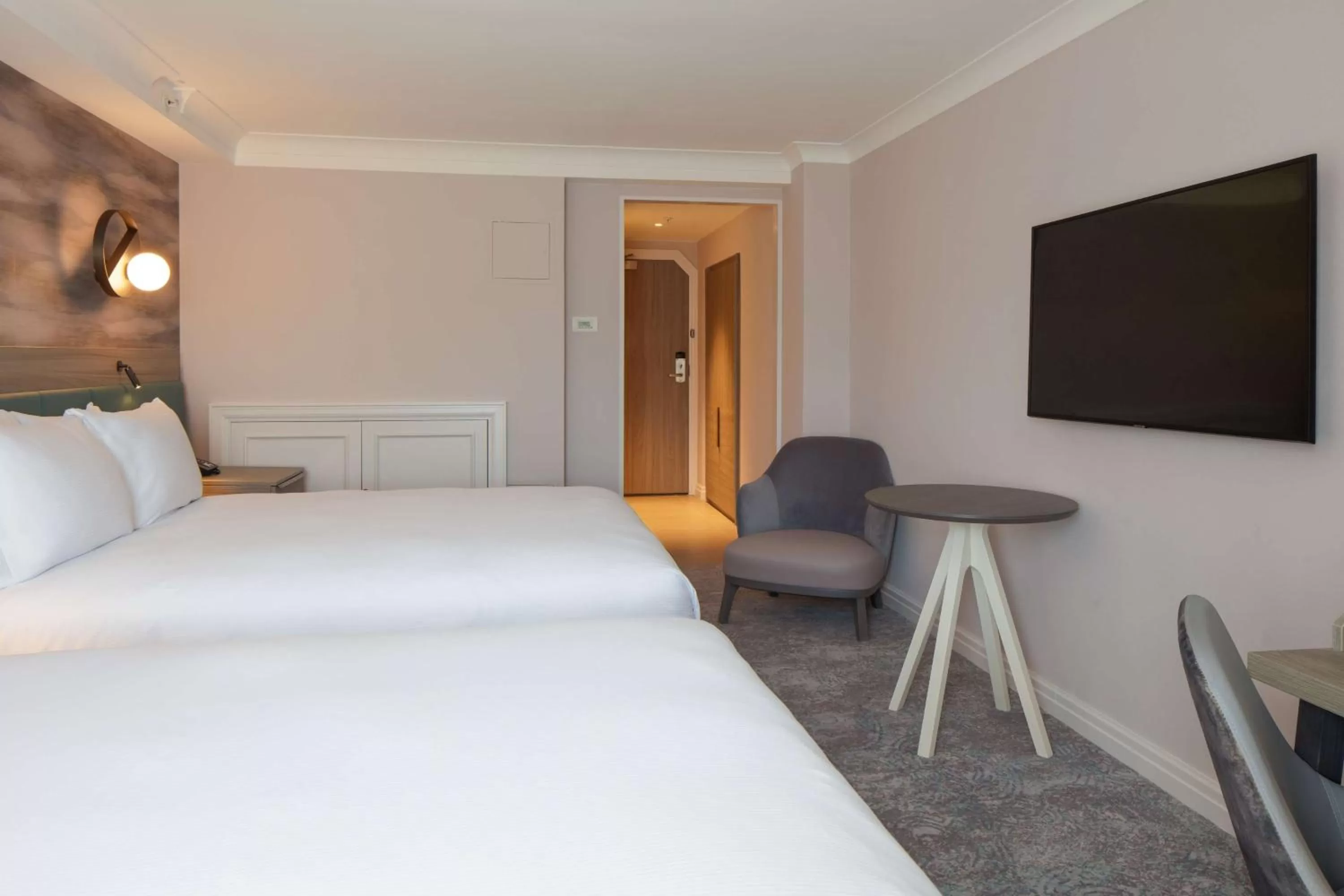 Bed in DoubleTree by Hilton Bath