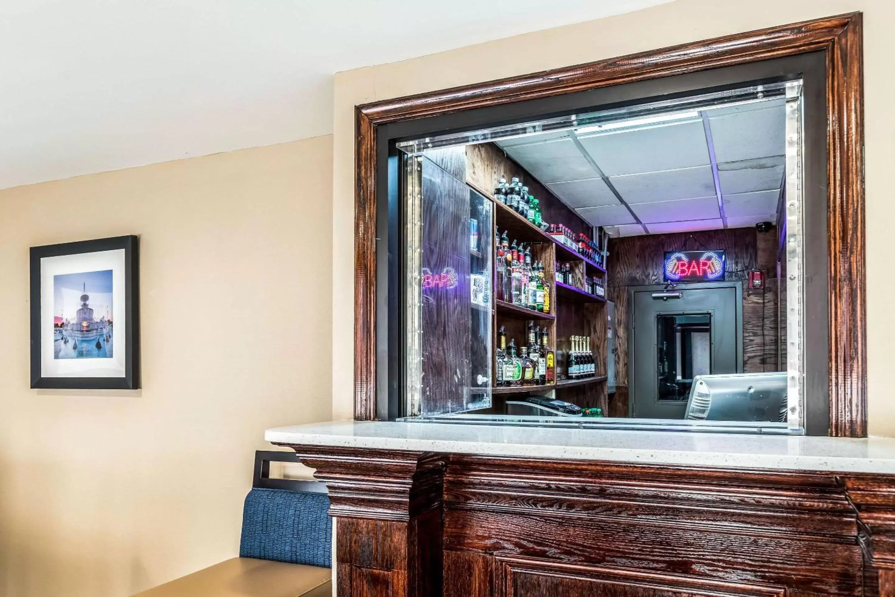 Lounge or bar in Comfort Inn Downtown Detroit