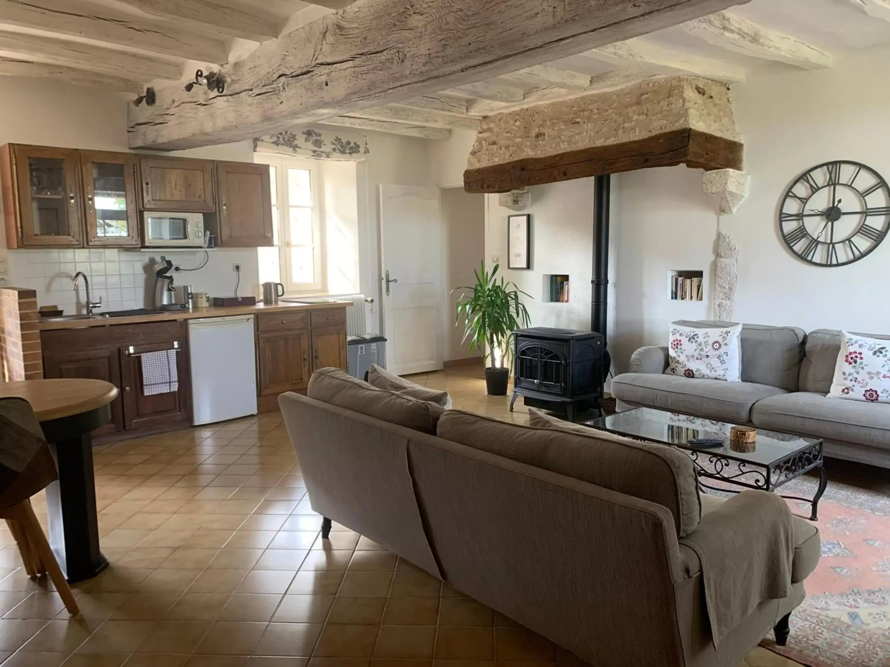 Kitchen or kitchenette, Seating Area in La Bihourderie