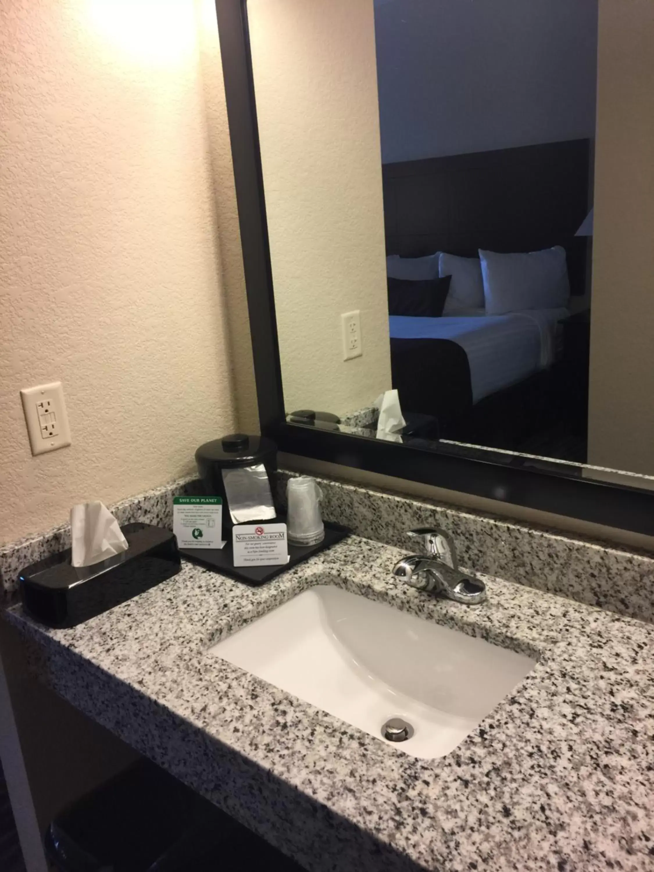 Bathroom in Cobblestone Inn & Suites Maryville