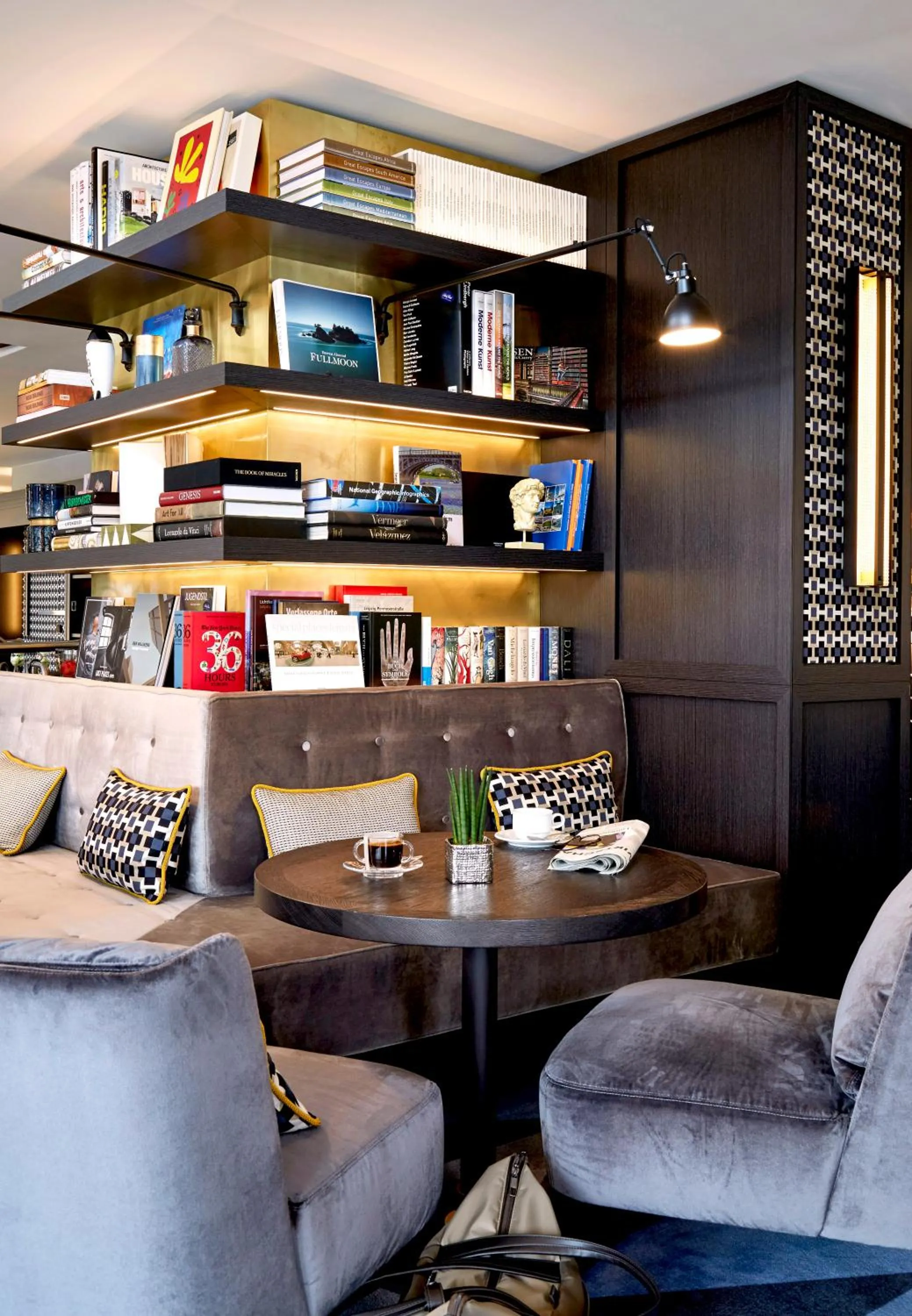 Lounge or bar in Seaside Park Hotel Leipzig