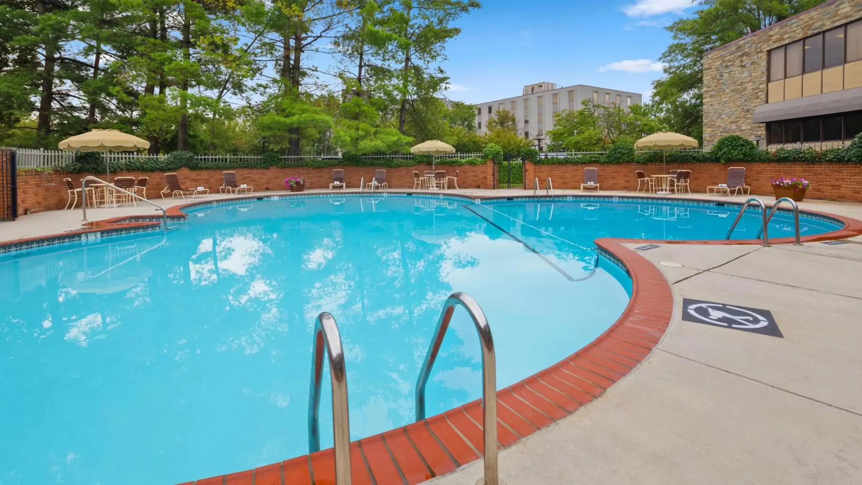 On site, Swimming Pool in Best Western Fairfax City