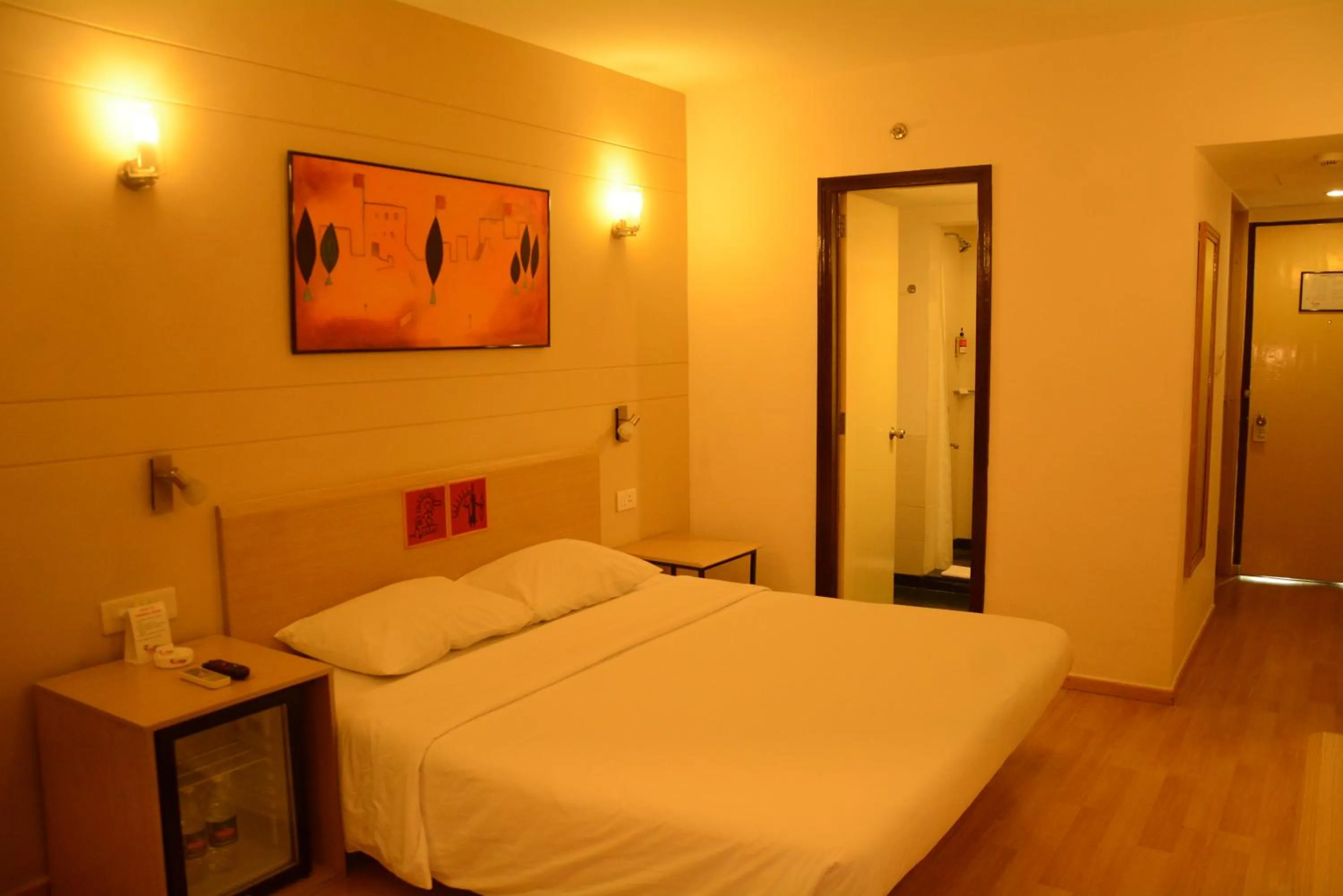 Photo of the whole room, Bed in Red Fox by Lemon Tree Hotels, Jaipur