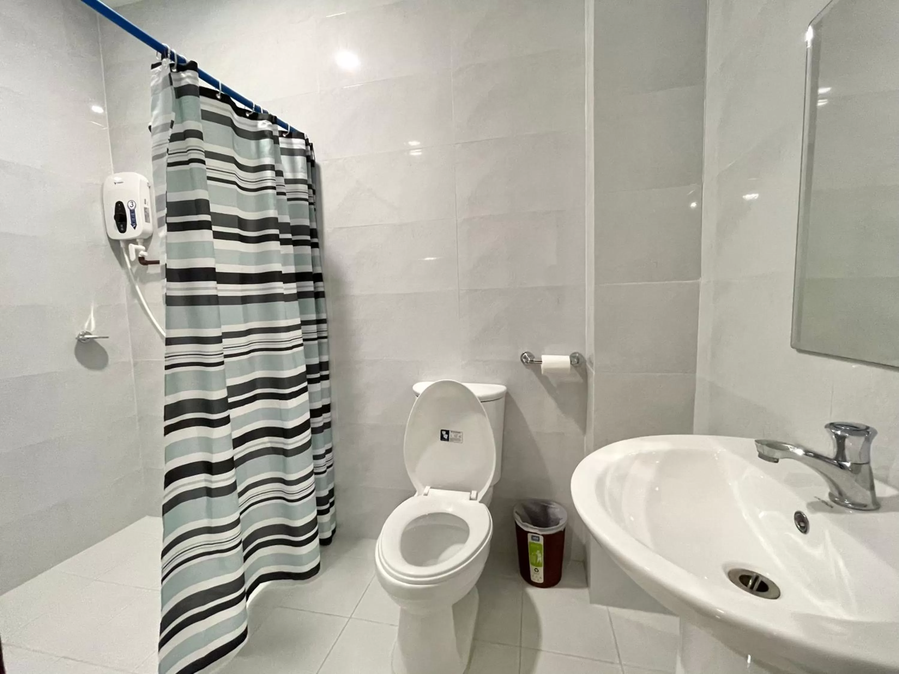 Toilet in MGH Alona Resort