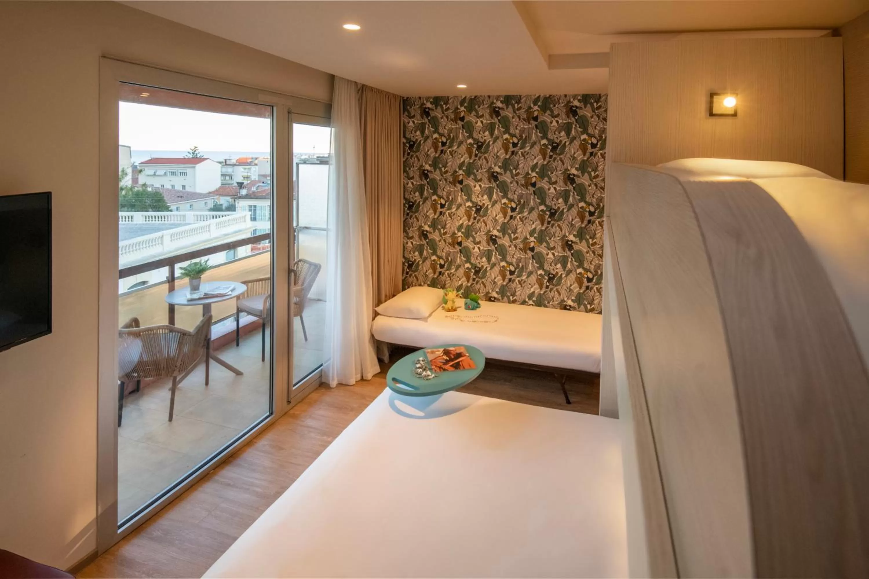 Balcony/Terrace, Bed in ibis Styles Beaulieu sur Mer