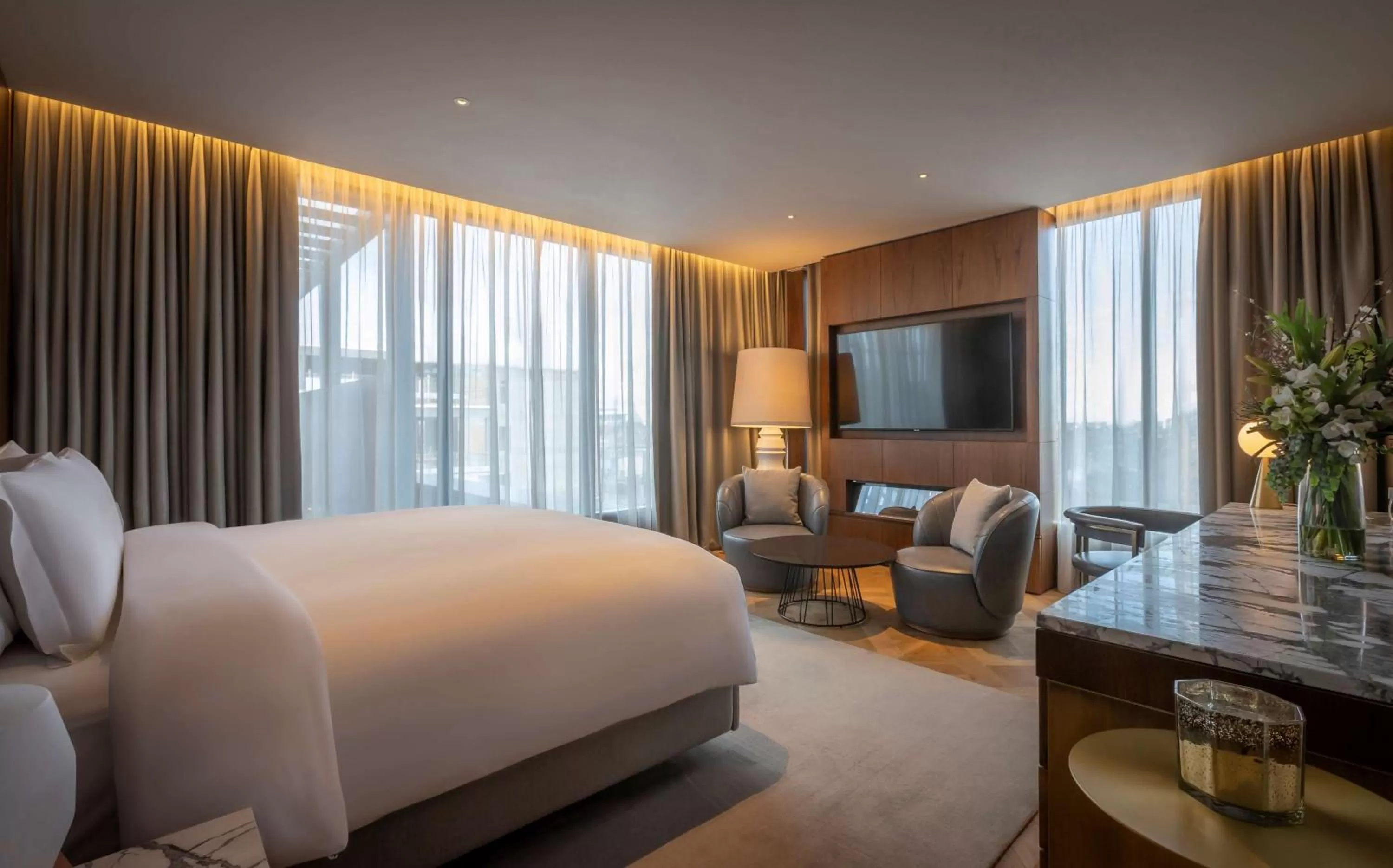 Photo of the whole room, Bed in Radisson Blu Royal Hotel Dublin