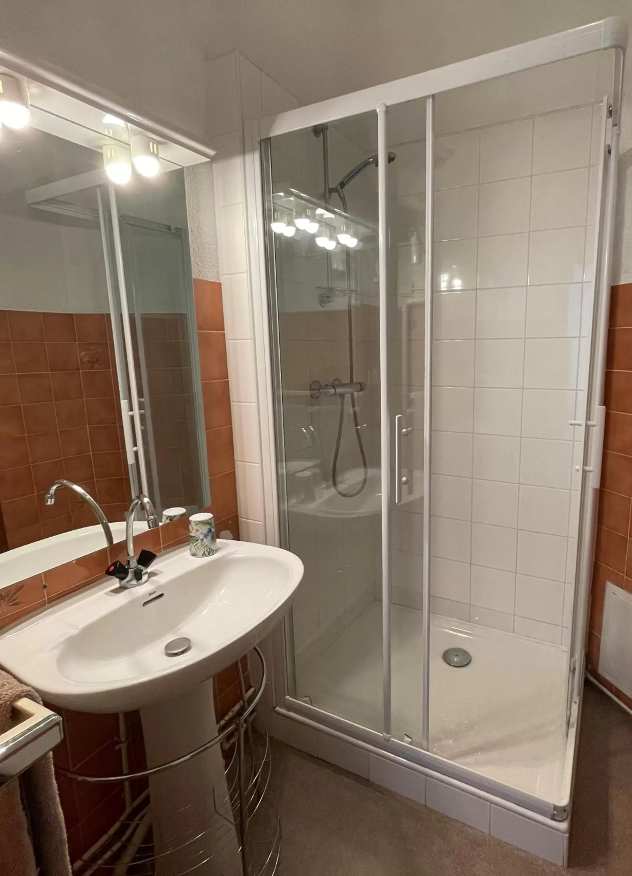 Shower, Bathroom in VILLA BONVOULOIR