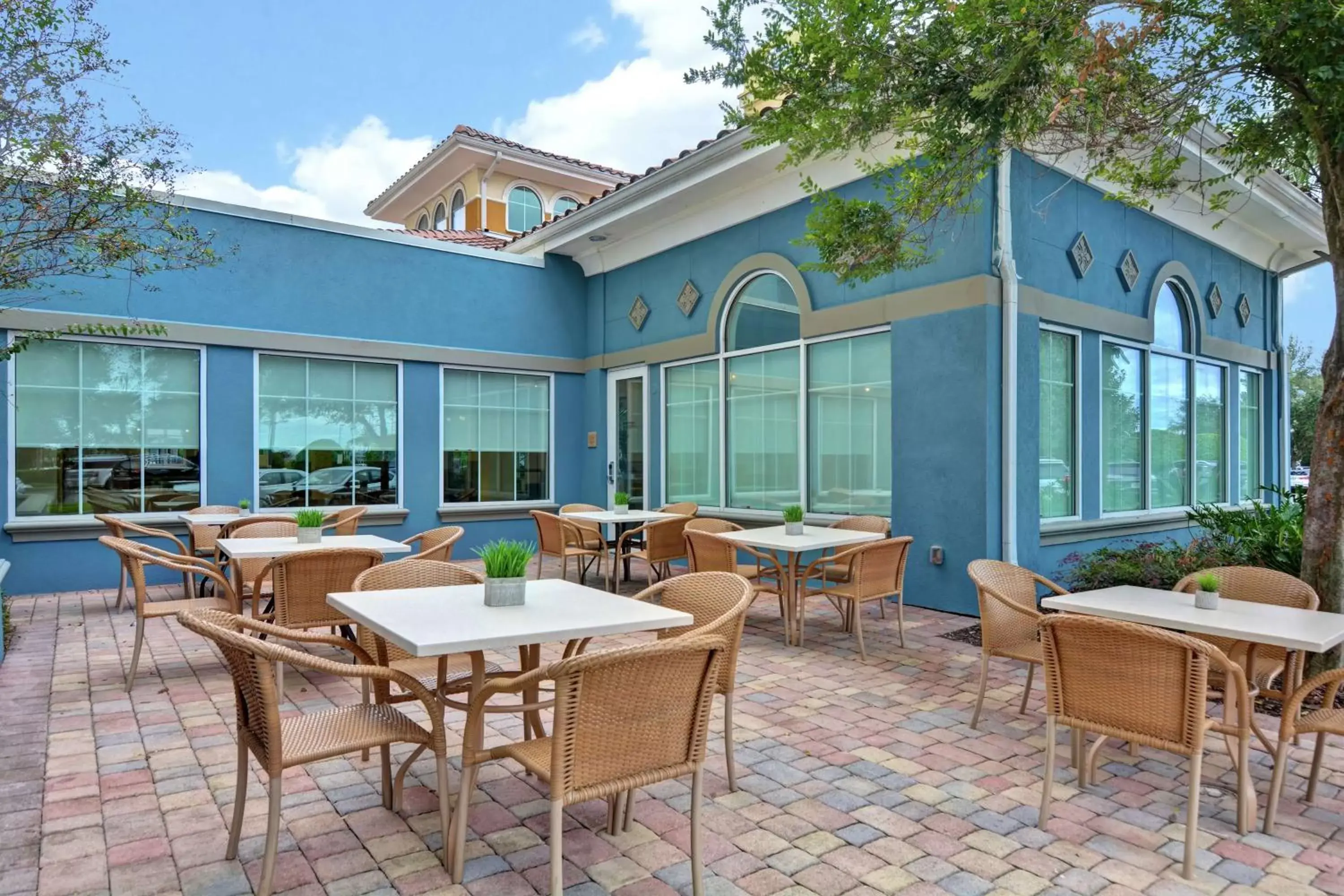 Patio, Restaurant/Places to Eat in Hilton Garden Inn Orlando Lake Buena Vista
